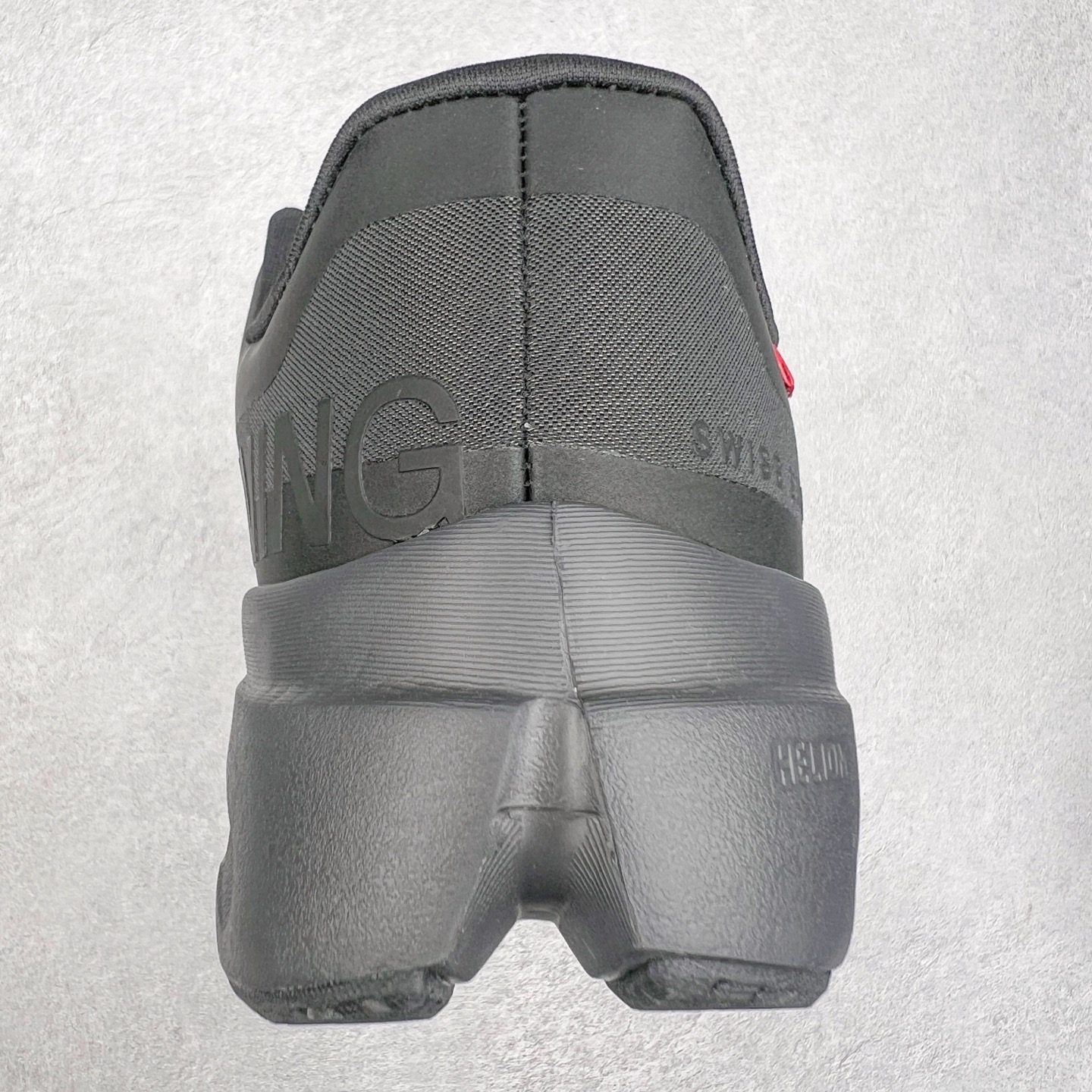 图片[8]-On Cloudsurfer Next 舒适百搭防滑耐磨低帮休闲跑步鞋 昂跑运动品牌 开创于2010年 缓震着陆、强效回弹、轻柔质感的设计构思始终是ON研制关键 与此同时基于“为全球提供革新性的跑步感受”信念 陆续推出了多款跑鞋及其以专业运动人体跑步工程学为设计关键的功能性跑步服饰设备 让跑者不费力气地畅快畅跑 尺码：36 36.5 37.5 38 38.5 39 40 40.5 41 42 42.5 43 44 44.5 45-选品中心