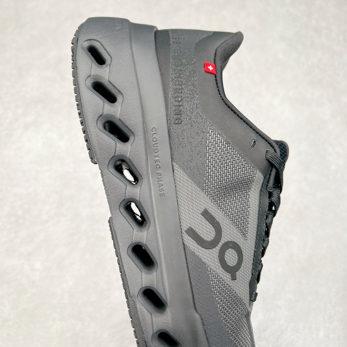 图片[6]-On Cloudsurfer Next 舒适百搭防滑耐磨低帮休闲跑步鞋 昂跑运动品牌 开创于2010年 缓震着陆、强效回弹、轻柔质感的设计构思始终是ON研制关键 与此同时基于“为全球提供革新性的跑步感受”信念 陆续推出了多款跑鞋及其以专业运动人体跑步工程学为设计关键的功能性跑步服饰设备 让跑者不费力气地畅快畅跑 尺码：36 36.5 37.5 38 38.5 39 40 40.5 41 42 42.5 43 44 44.5 45-选品中心