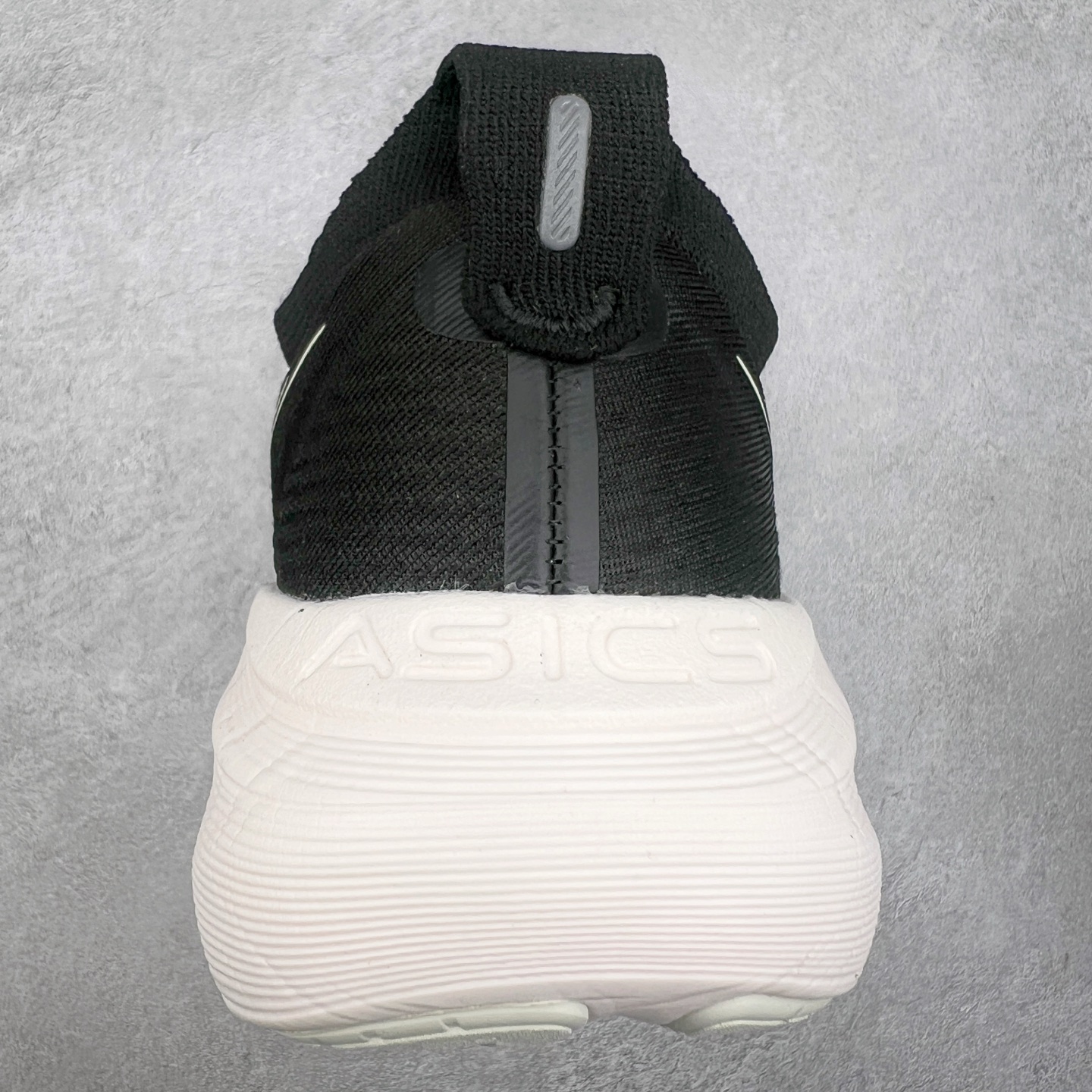 图片[8]-Asics GEL-Nimbus 27 亚瑟士缓震跑鞋 近年复古风潮的势头很旺 ASICS一直坚信保持身体的健康与活力是打造健康快乐的生活方式的最佳途径 ASICS为复古鞋型注入新设计 为玩家的街头穿搭提供了更多可能 GEL-NIMBUSTM9运动鞋最初是为中立和仰卧跑步者设计的长距离训练器 采用原始材料和关键细节重新设计 其Y2K时代的工业外观也被大胆的对比和色块所抵消 尺码：36 36.5 37.5 38 38.5 39 40 40.5 41.5 42 42.5 43.5 44 44.5 45-选品中心