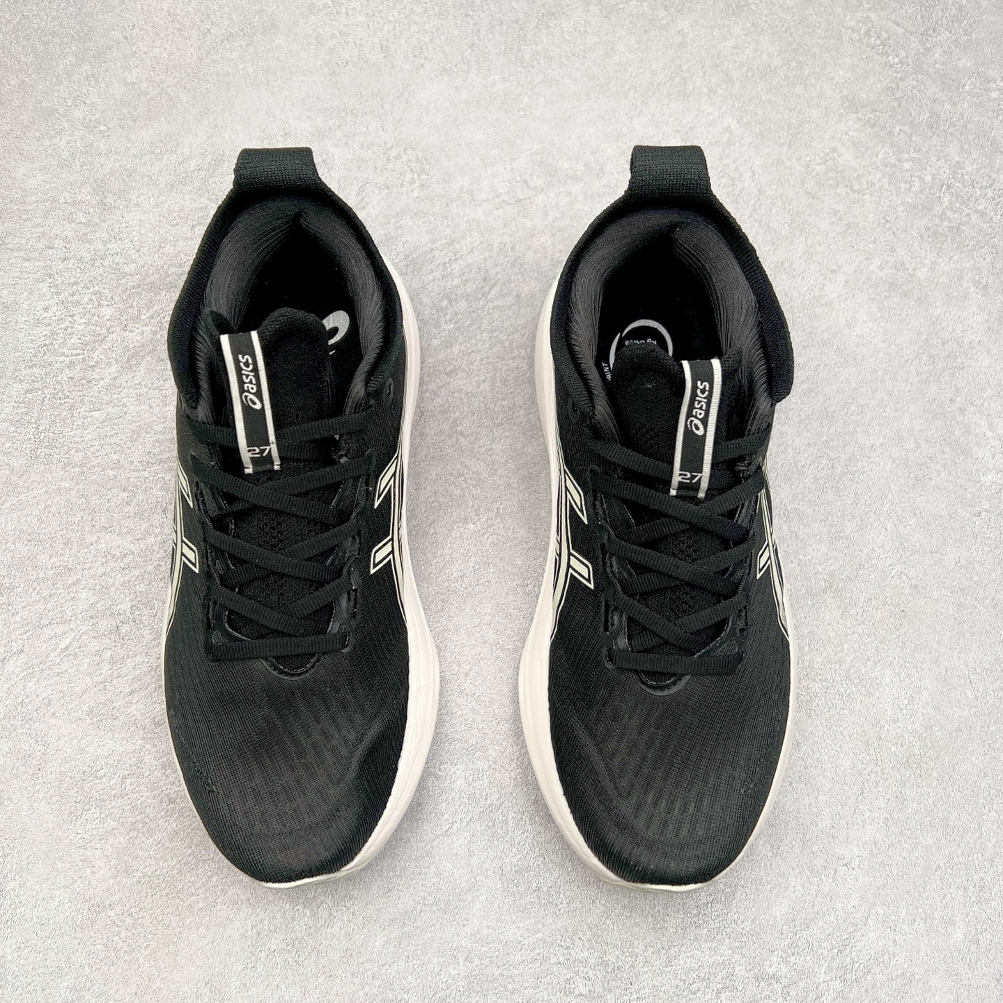 图片[2]-Asics GEL-Nimbus 27 亚瑟士缓震跑鞋 近年复古风潮的势头很旺 ASICS一直坚信保持身体的健康与活力是打造健康快乐的生活方式的最佳途径 ASICS为复古鞋型注入新设计 为玩家的街头穿搭提供了更多可能 GEL-NIMBUSTM9运动鞋最初是为中立和仰卧跑步者设计的长距离训练器 采用原始材料和关键细节重新设计 其Y2K时代的工业外观也被大胆的对比和色块所抵消 尺码：36 36.5 37.5 38 38.5 39 40 40.5 41.5 42 42.5 43.5 44 44.5 45-选品中心