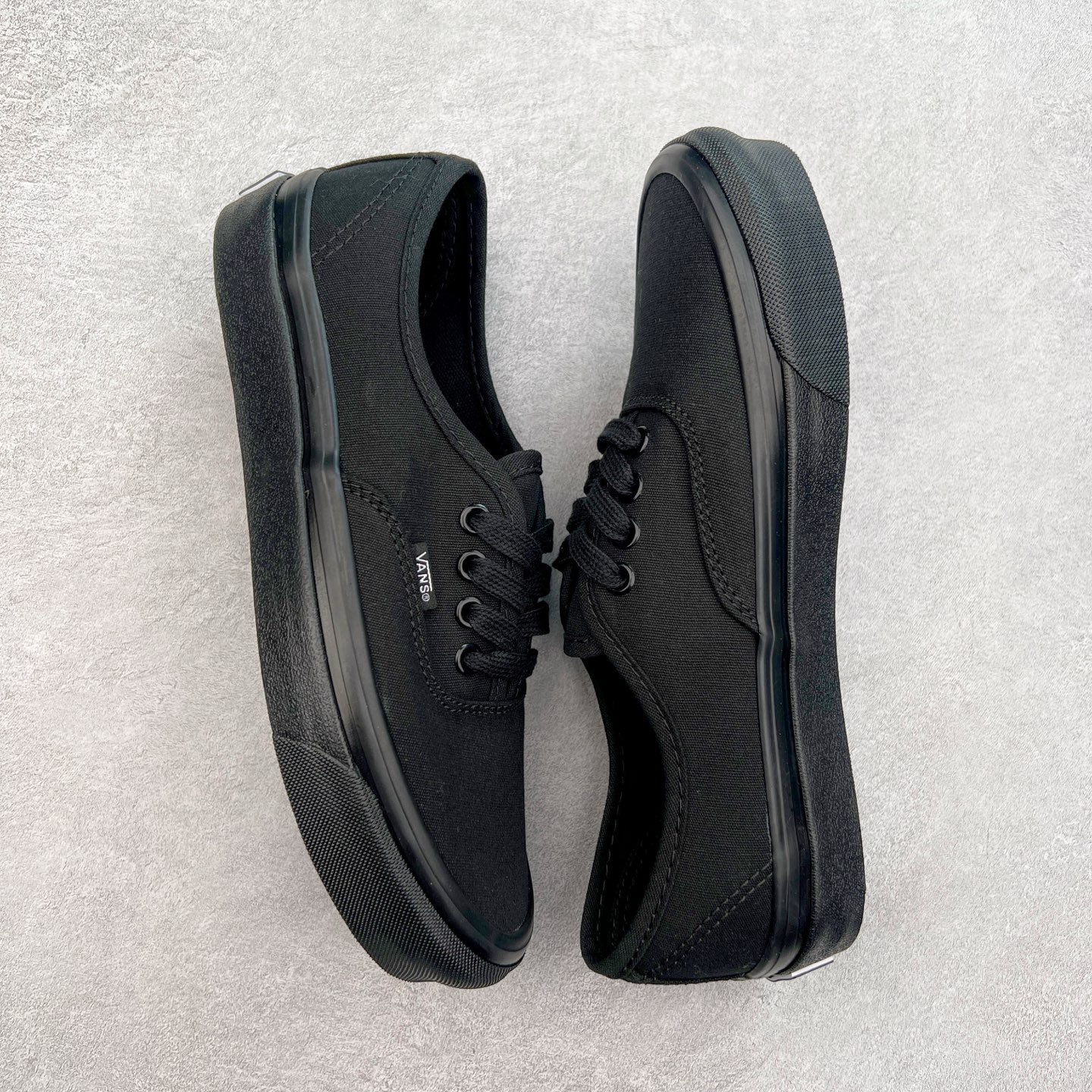 图片[3]-Vans Authentic REISSUE 44 范斯官方 舒适百搭低帮休闲帆布鞋 融合了Vans安纳海姆的复古属性 从鞋型和贴合度方面重塑鞋款 尺码：35 36 36.5 37 38 38.5 39 40 40.5 41 42 42.5 43 44-选品中心