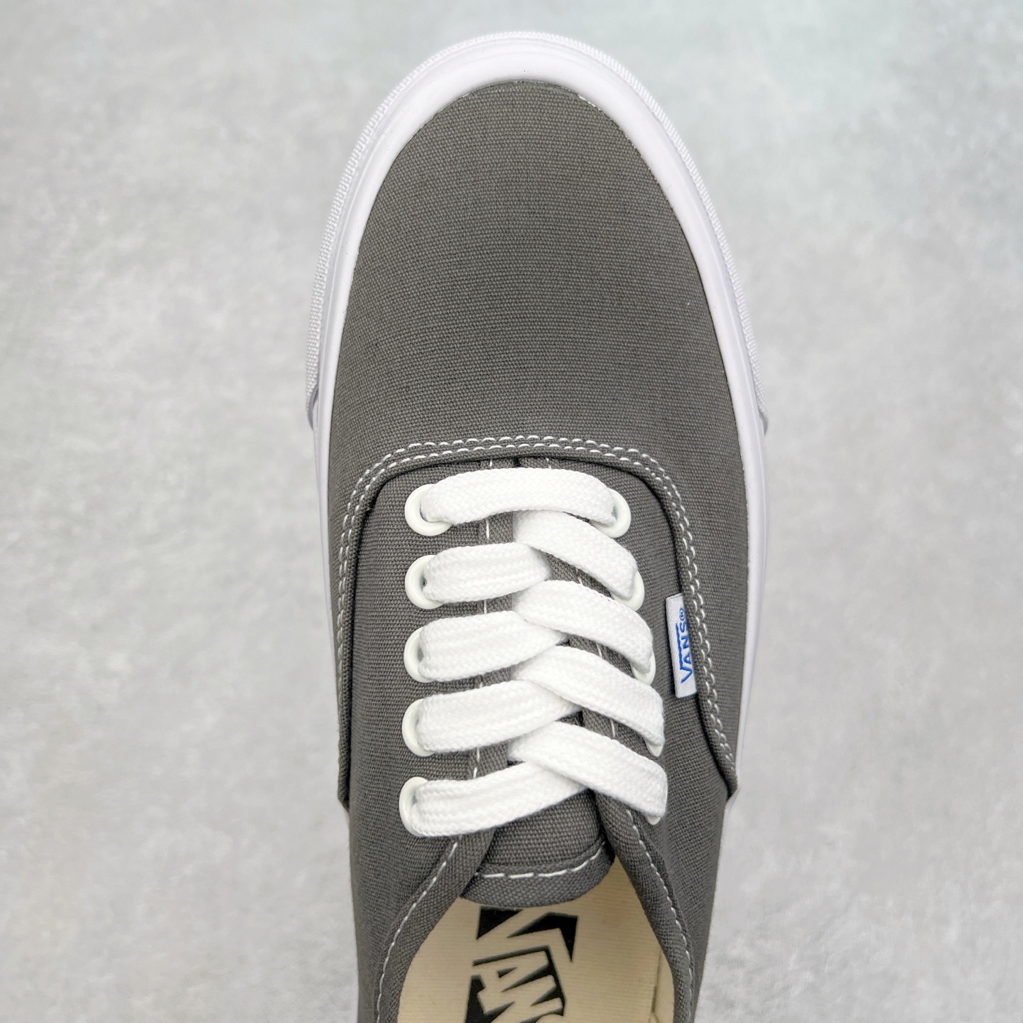 图片[4]-Vans Authentic REISSUE 44 范斯官方 舒适百搭低帮休闲帆布鞋 融合了Vans安纳海姆的复古属性 从鞋型和贴合度方面重塑鞋款 尺码：35 36 36.5 37 38 38.5 39 40 40.5 41 42 42.5 43 44-选品中心