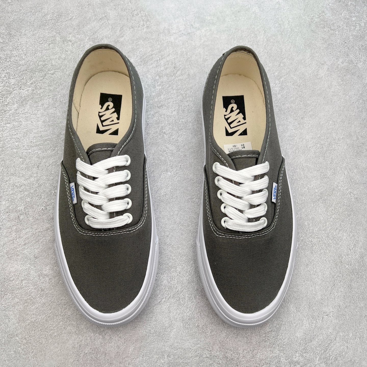 图片[2]-Vans Authentic REISSUE 44 范斯官方 舒适百搭低帮休闲帆布鞋 融合了Vans安纳海姆的复古属性 从鞋型和贴合度方面重塑鞋款 尺码：35 36 36.5 37 38 38.5 39 40 40.5 41 42 42.5 43 44-选品中心