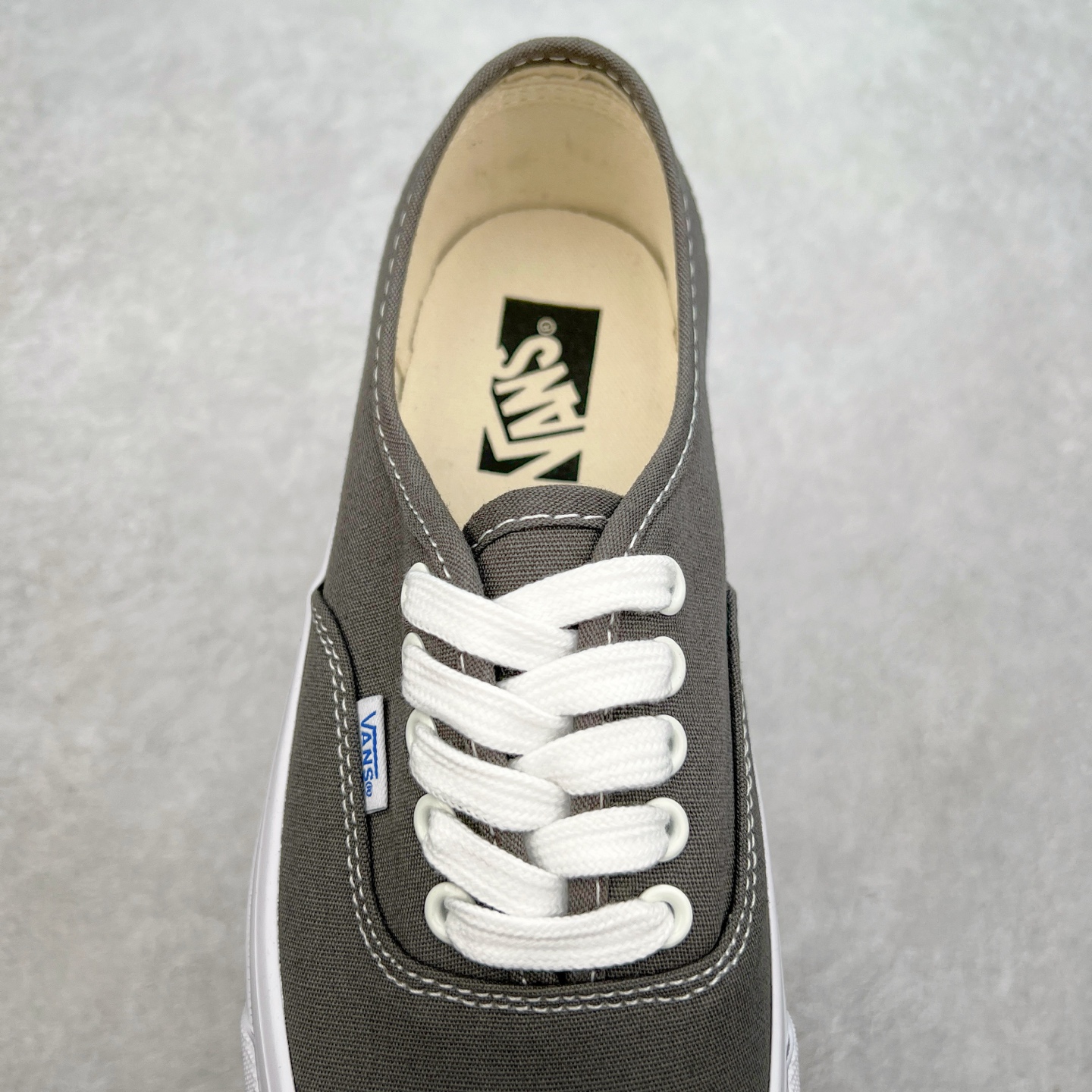 图片[5]-Vans Authentic REISSUE 44 范斯官方 舒适百搭低帮休闲帆布鞋 融合了Vans安纳海姆的复古属性 从鞋型和贴合度方面重塑鞋款 尺码：35 36 36.5 37 38 38.5 39 40 40.5 41 42 42.5 43 44-选品中心
