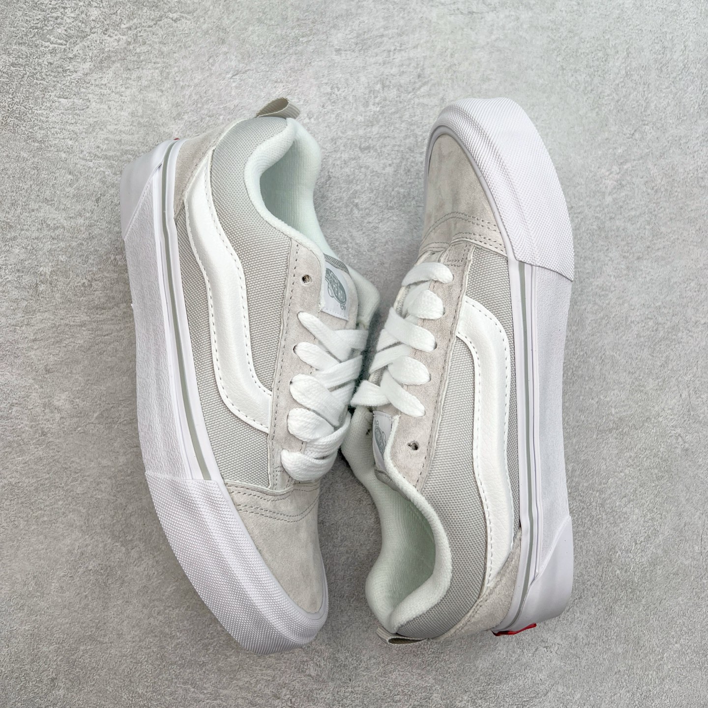 图片[3]-Vans Knu Skool 帆布银灰 肥胖版立体大Logo 加厚鞋舌 低帮复古休闲硫化面包鞋 尺码：35 36 36.5 37 38 38.5 39 40 40.5 41 42 42.5 43 44 工艺：硫化1：1（重量1：1、真标、原钢印、材质标、鞋型标、合格证）-选品中心