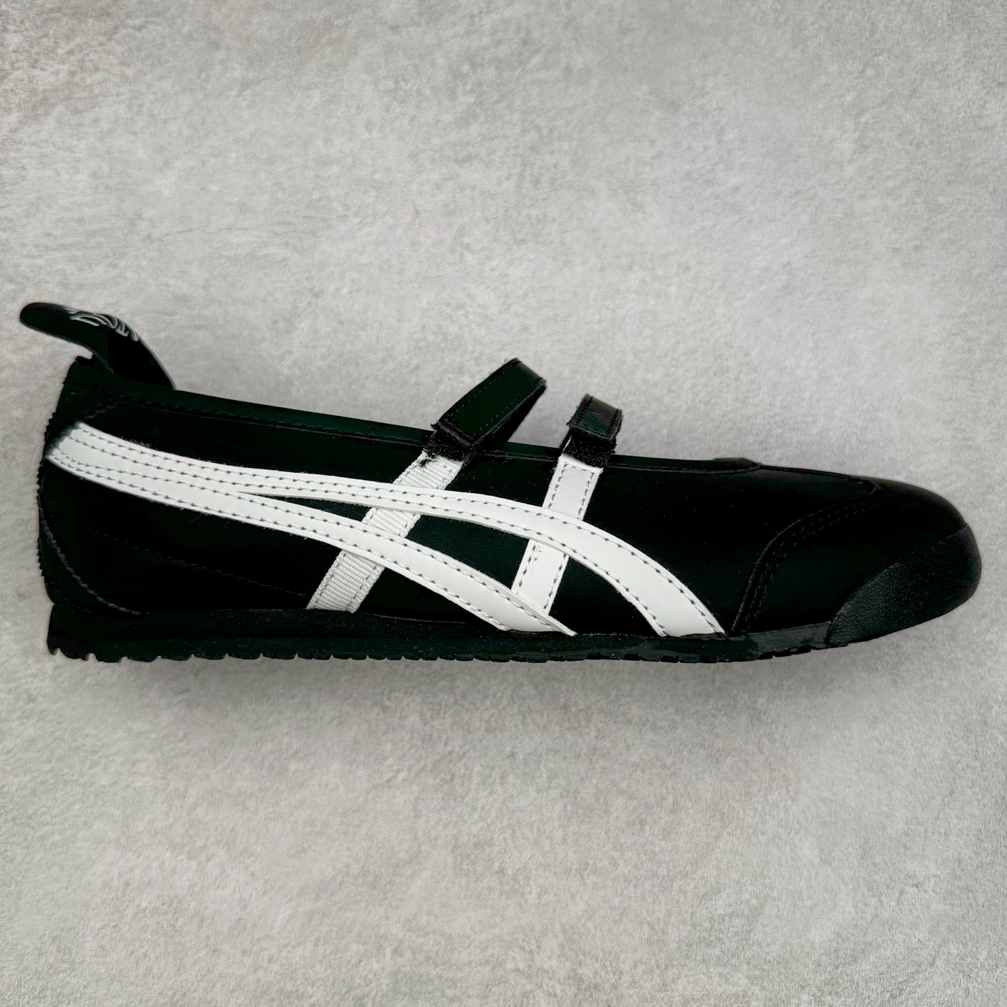 Patou x Onitsuka Tiger 鬼冢虎 MEXICO 66 BALLERINA WHITE/COTTON CANDY 舒适百搭 平跟 玛丽珍鞋 女款 白粉色 实拍调校N版已经零色差零失真 百分百还原实物色彩所见即所得 不存在货不对板色差等低级问题 选购参考实物拍摄 不混卖不参货 只用心做好货严格选品 承诺混一赔十 尺码：36 36.5 37.5 38 38.5 39 40 40.5 41 42 42.5 43 44 44.5 45-选品中心