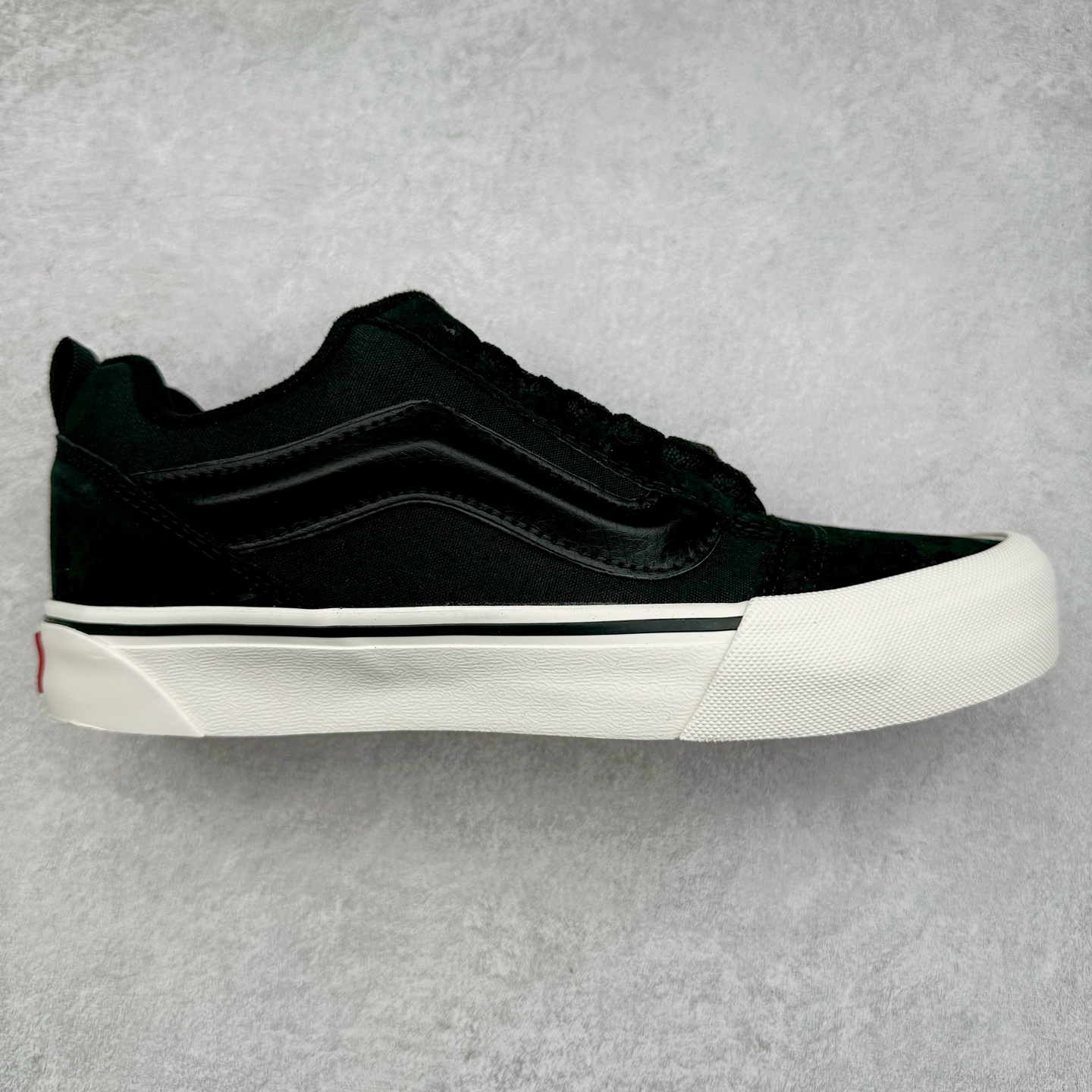 图片[5]-Vans Knu Skool 肥胖版立体大Logo 加厚鞋舌 低帮复古休闲硫化面包鞋 尺码：35 36 36.5 37 38 38.5 39 40 40.5 41 42 42.5 43 44 工艺：硫化1：1（重量1：1、真标、原钢印、材质标、鞋型标、合格证）-选品中心