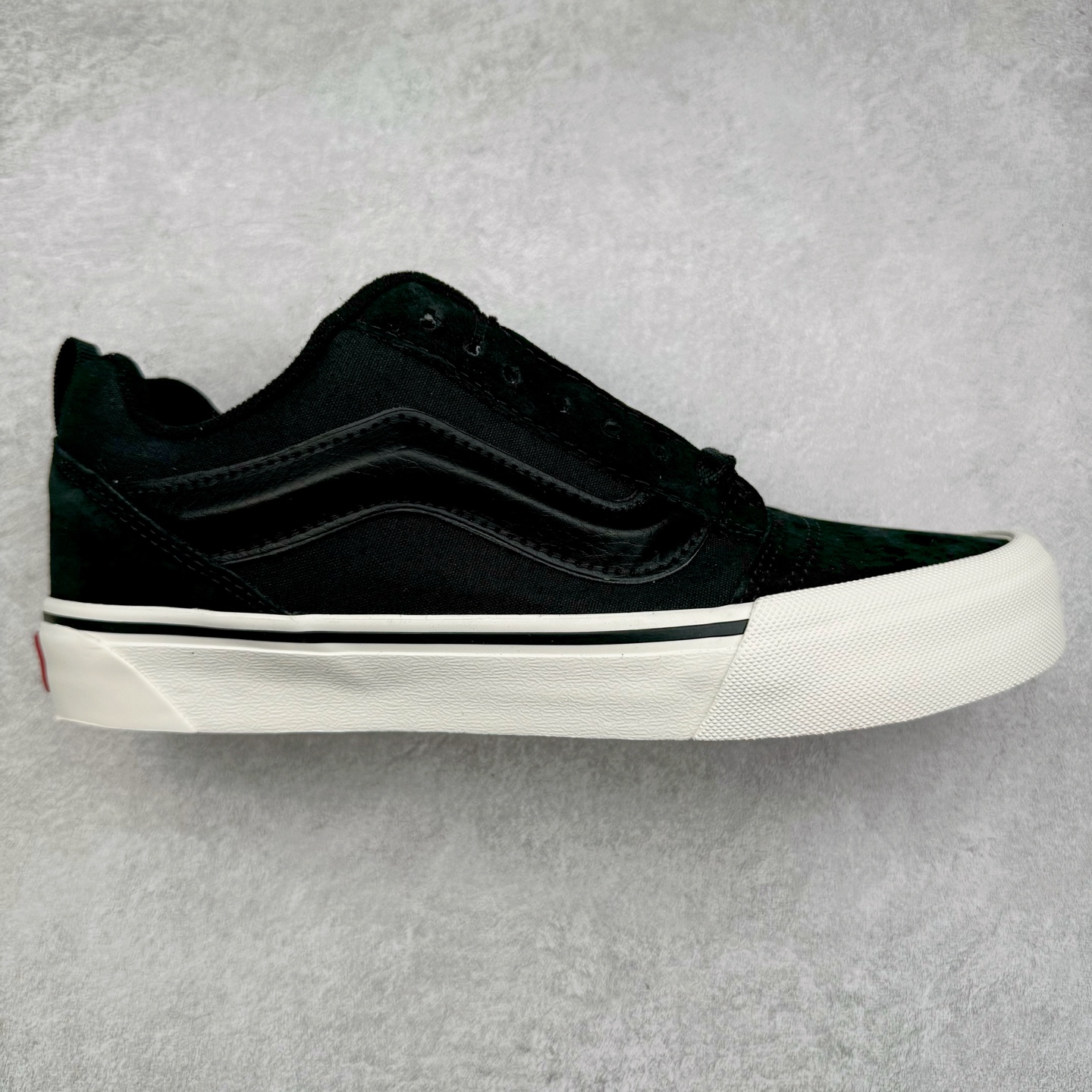图片[7]-Vans Knu Skool 肥胖版立体大Logo 加厚鞋舌 低帮复古休闲硫化面包鞋 尺码：35 36 36.5 37 38 38.5 39 40 40.5 41 42 42.5 43 44 工艺：硫化1：1（重量1：1、真标、原钢印、材质标、鞋型标、合格证）-选品中心