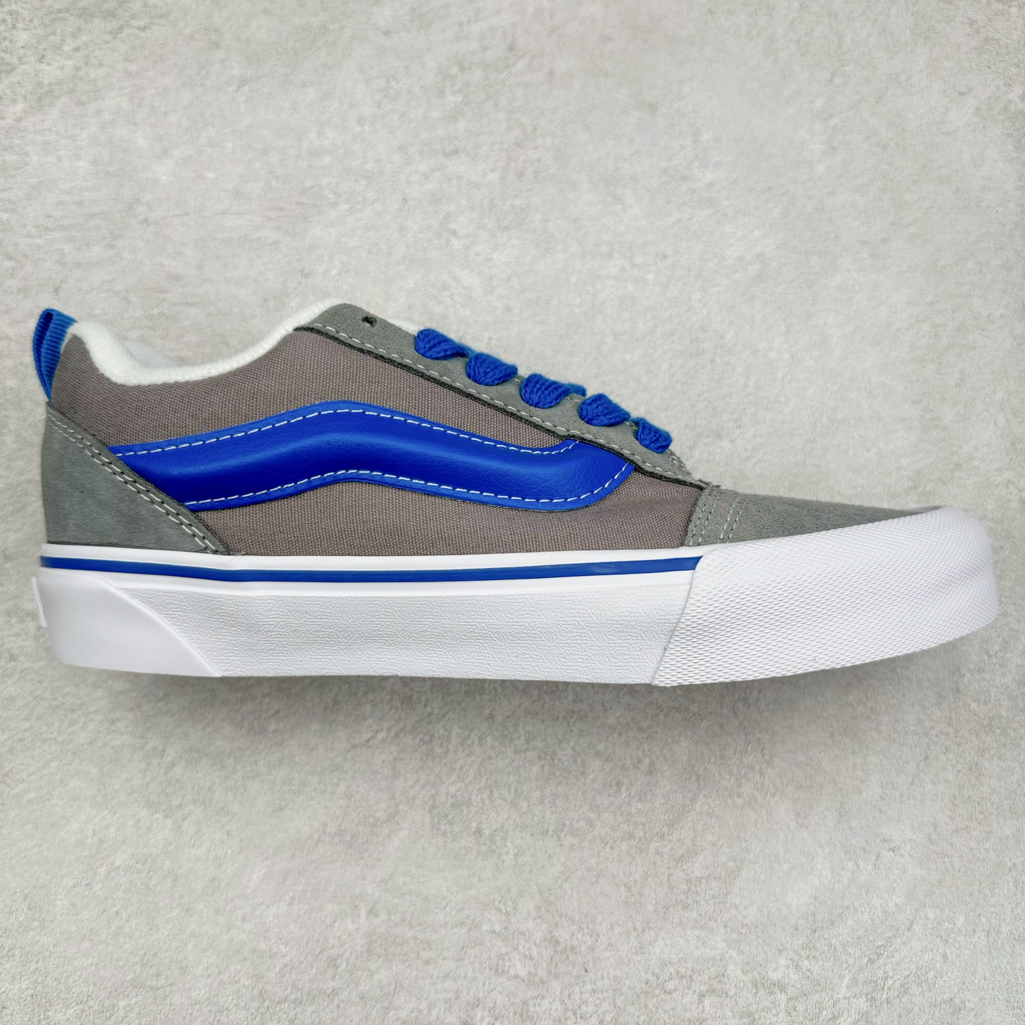 图片[8]-Vans Knu Skool 肥胖版立体大Logo 加厚鞋舌 低帮复古休闲硫化面包鞋 尺码：35 36 36.5 37 38 38.5 39 40 40.5 41 42 42.5 43 44 工艺：硫化1：1（重量1：1、真标、原钢印、材质标、鞋型标、合格证）-选品中心