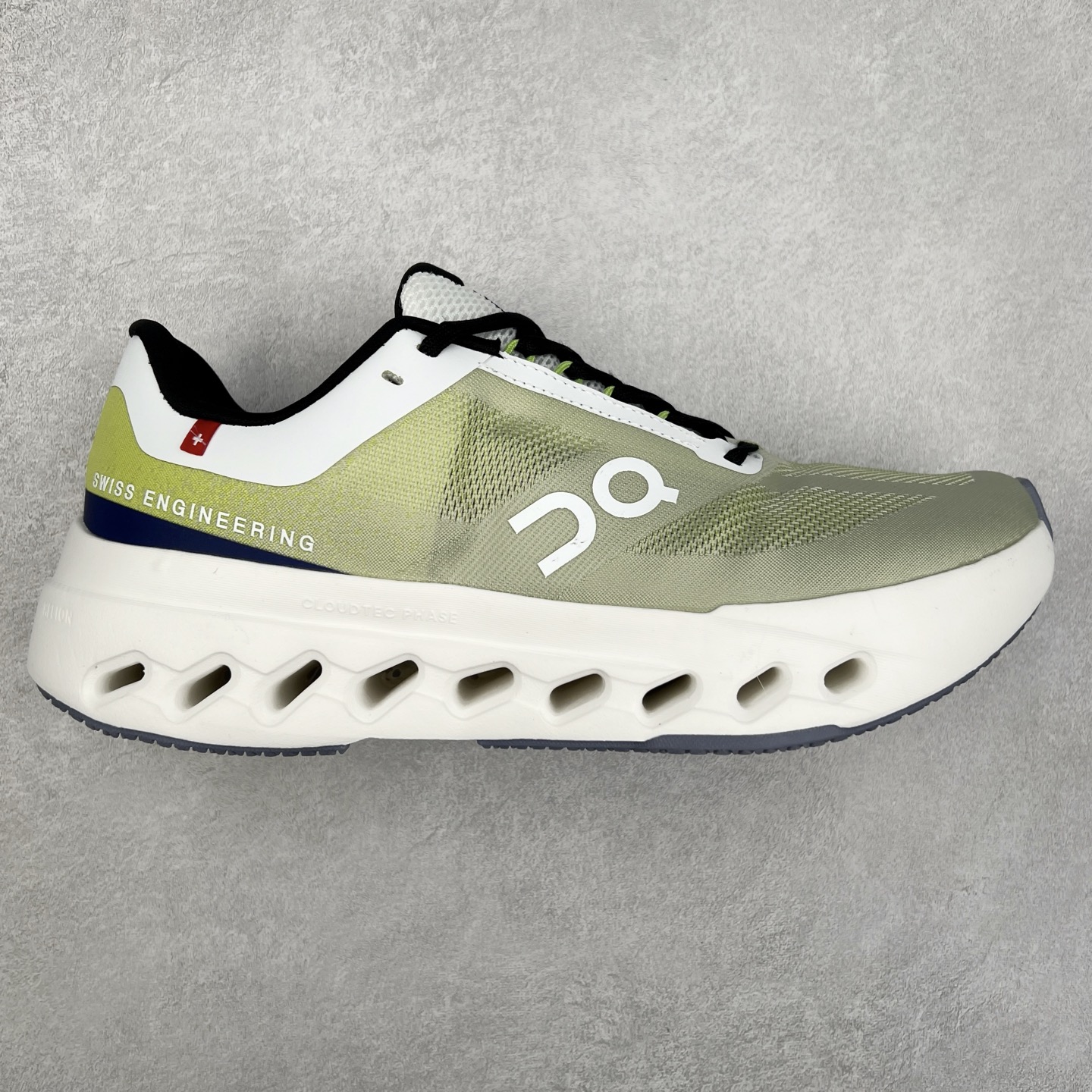 On Cloudsurfer Next 舒适百搭防滑耐磨低帮休闲跑步鞋 昂跑运动品牌 开创于2010年 缓震着陆、强效回弹、轻柔质感的设计构思始终是ON研制关键 与此同时基于“为全球提供革新性的跑步感受”信念 陆续推出了多款跑鞋及其以专业运动人体跑步工程学为设计关键的功能性跑步服饰设备 让跑者不费力气地畅快畅跑 尺码：36 36.5 37.5 38 38.5 39 40 40.5 41 42 42.5 43 44 44.5 45-选品中心