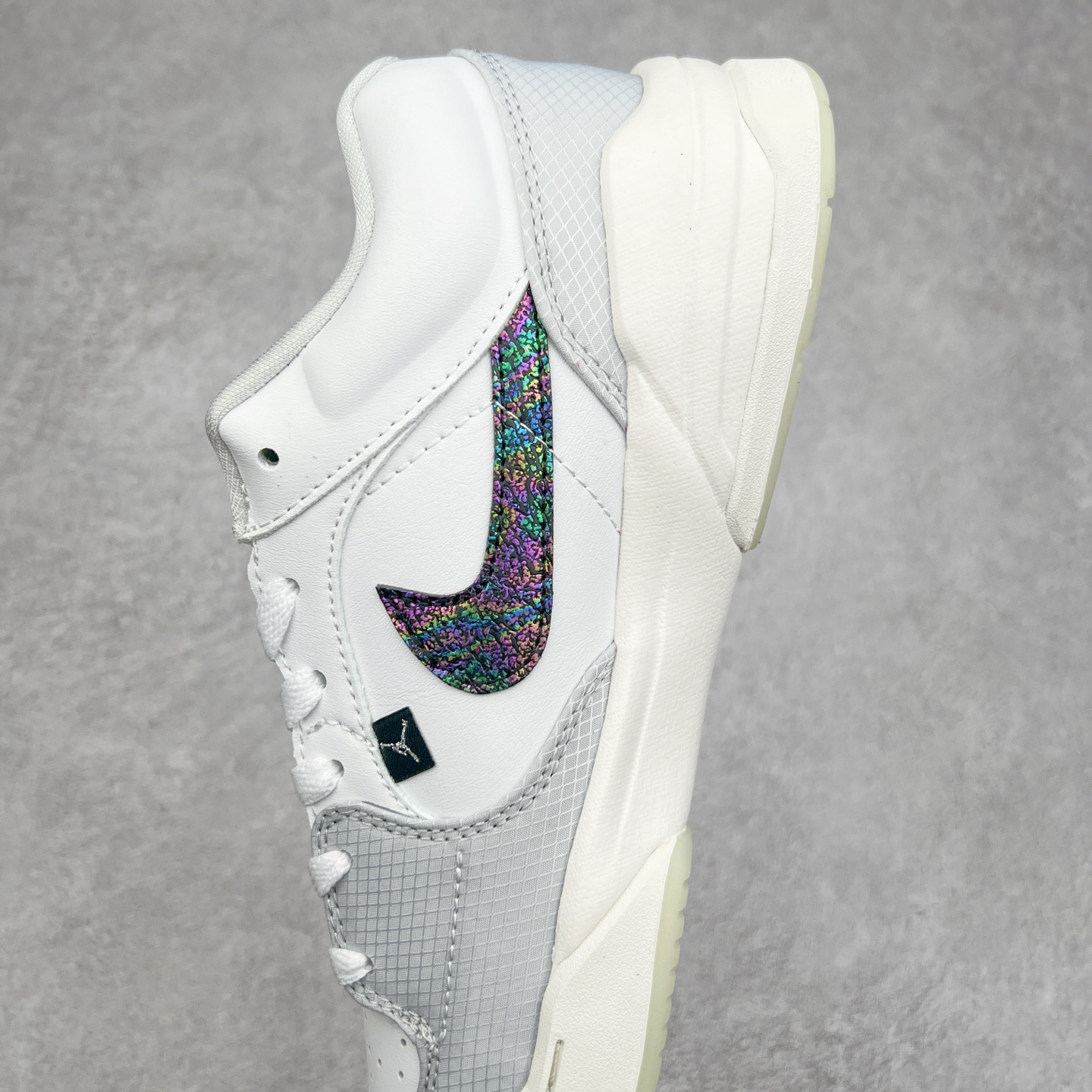 图片[7]-＃纯原 Air Jordan Stadium AJ90 潮流运动板鞋 HV4092-100 充满了对TinkerHathield 原创设计的致敬 包括中足网状面板、前足外侧的鲨鱼齿轮廓、加垫鞋领和 NK Air 鞋跟品牌 鞋子本身采用网眼、皮革和绒面革材料混合制成 散发出现代美感 并配备了该品牌全新的 Formula 23 足底缓震技术 AirJordan Stadium 90 鞋舌标签在鞋舌内侧印有“Flight”字样 完善了设计 尺码：36 36.5 37.5 38 38.5 39 40 40.5 41 42 42.5 43 44 44.5 45 46-选品中心