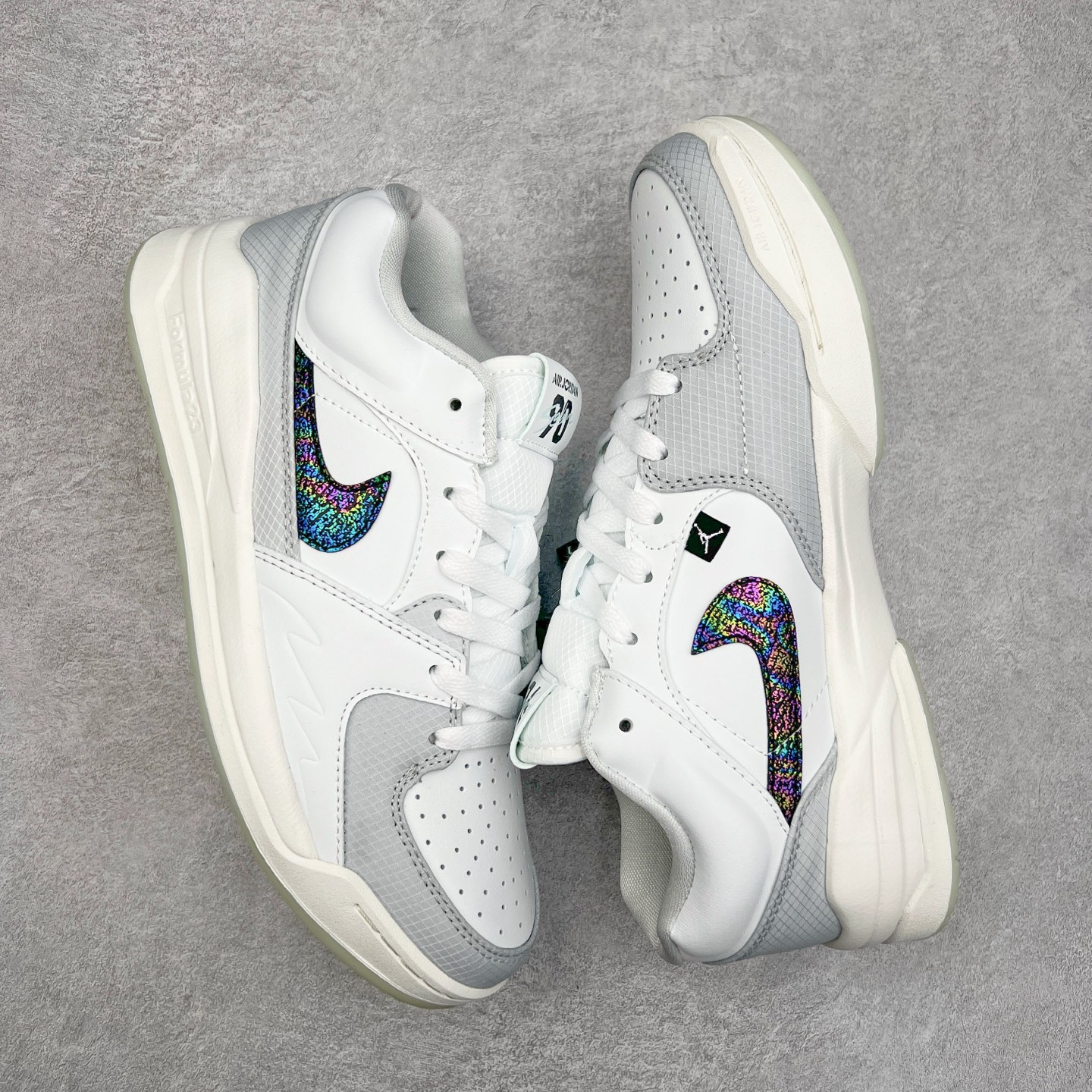 图片[3]-＃纯原 Air Jordan Stadium AJ90 潮流运动板鞋 HV4092-100 充满了对TinkerHathield 原创设计的致敬 包括中足网状面板、前足外侧的鲨鱼齿轮廓、加垫鞋领和 NK Air 鞋跟品牌 鞋子本身采用网眼、皮革和绒面革材料混合制成 散发出现代美感 并配备了该品牌全新的 Formula 23 足底缓震技术 AirJordan Stadium 90 鞋舌标签在鞋舌内侧印有“Flight”字样 完善了设计 尺码：36 36.5 37.5 38 38.5 39 40 40.5 41 42 42.5 43 44 44.5 45 46-选品中心