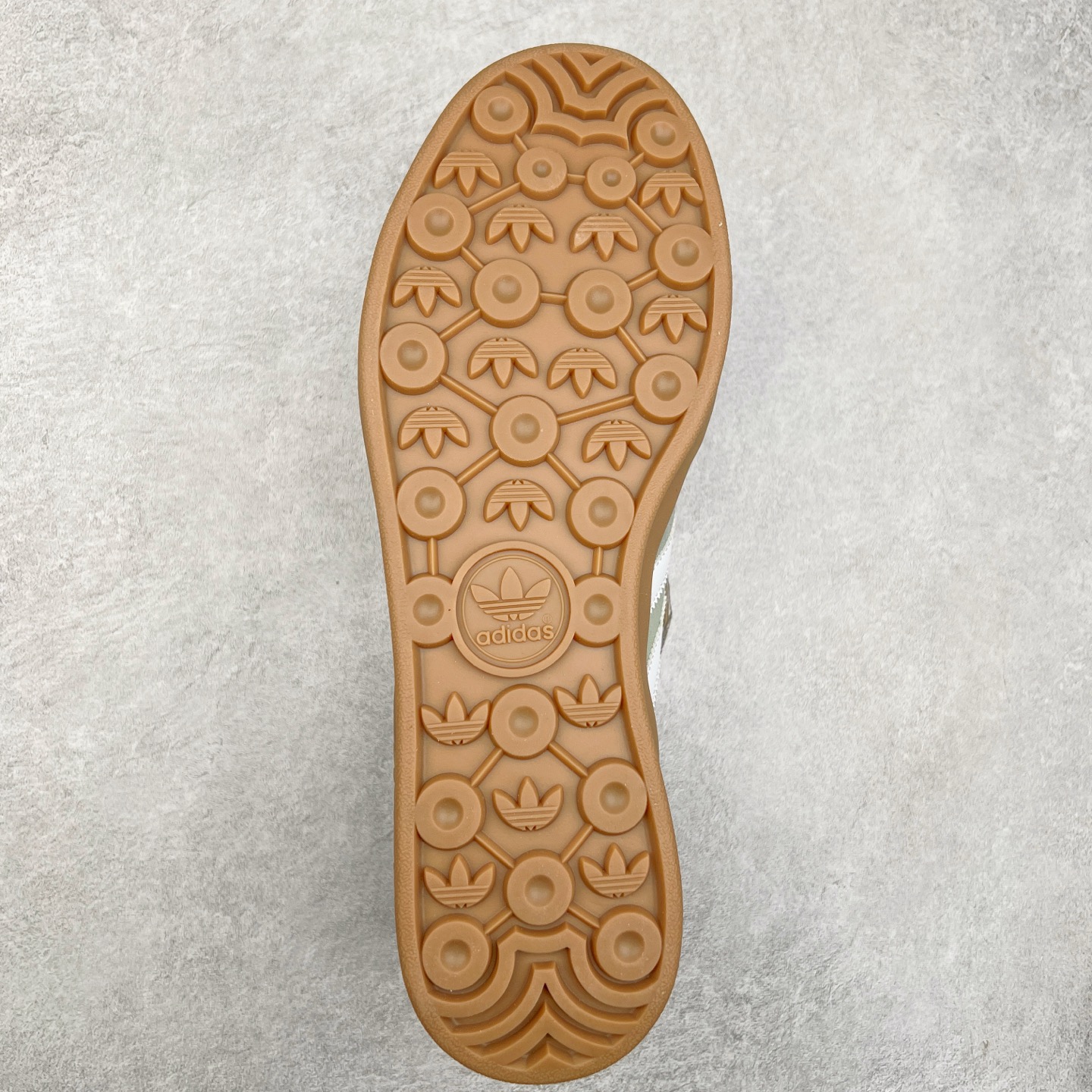 图片[9]-AD Gazelle Indoor Trainers 羚羊内训系列低帮复古百搭休闲运动德训风板鞋 JI3526 90年代经典的复刻版！自60年代以足球训练鞋面世以来,Gazelle就以其经典设计席卷全球。1991年版本的复刻,再造经典Gazelle。采用皮革打造,搭配浊色细节,让这款经典更加简约。尺码：36 36⅔ 37⅓ 38 38⅔ 39⅓ 40 40⅔ 41⅓ 42 42⅔ 43⅓ 44⅓ 44⅔ 45-选品中心