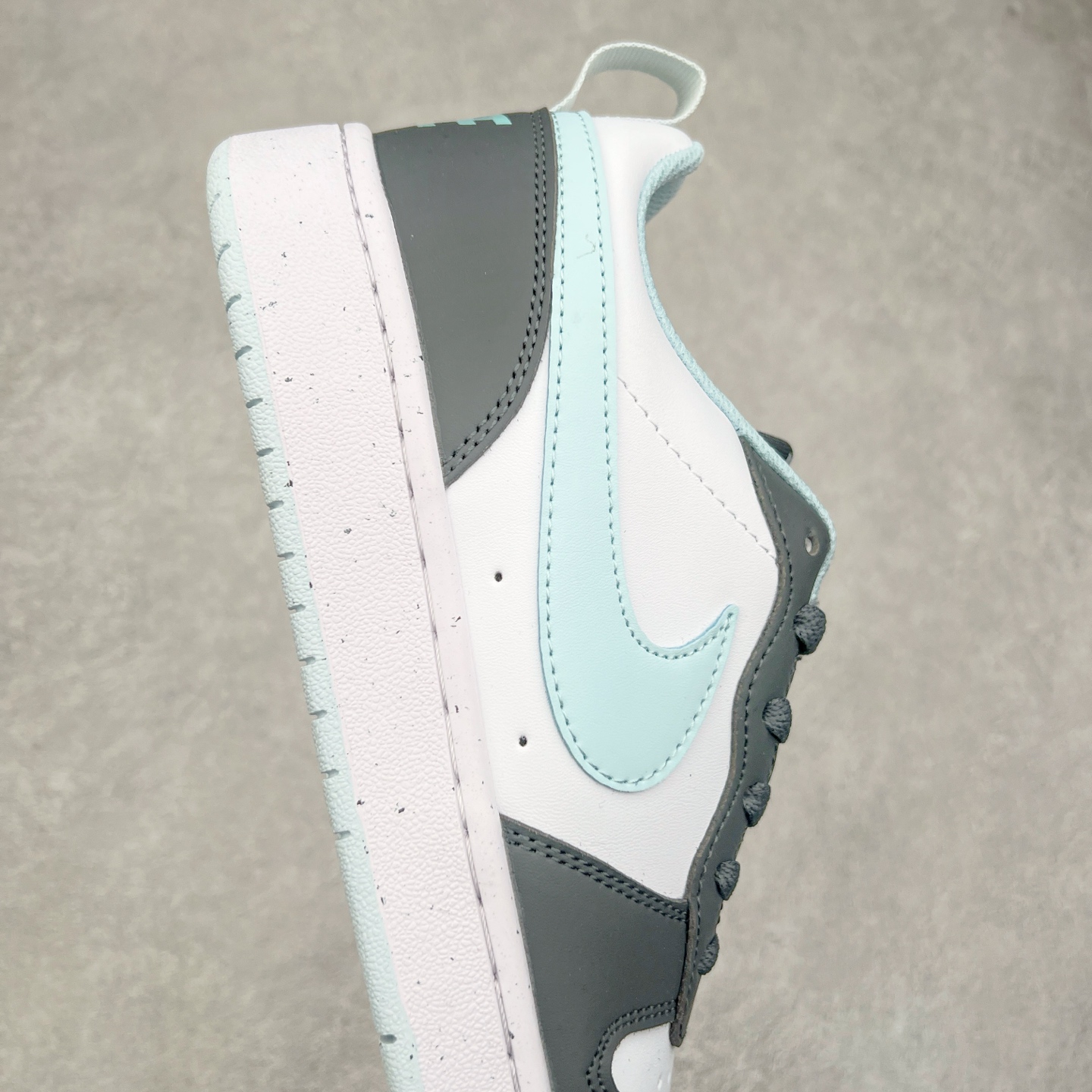 图片[6]-NK Court Borough Low CB2 低帮百搭透气休闲运动板鞋 HQ3258-060 原数据独家私模大底 经典耐用的设计 兼顾舒适脚感和出众风范 演绎匠心之作 结构性的支撑贴合感结合复古篮球设计 塑就场外全明星风范 尺码：36 36.5 37.5 38 38.5 39 40 40.5 41 42 42.5 43 44 44.5 45-选品中心