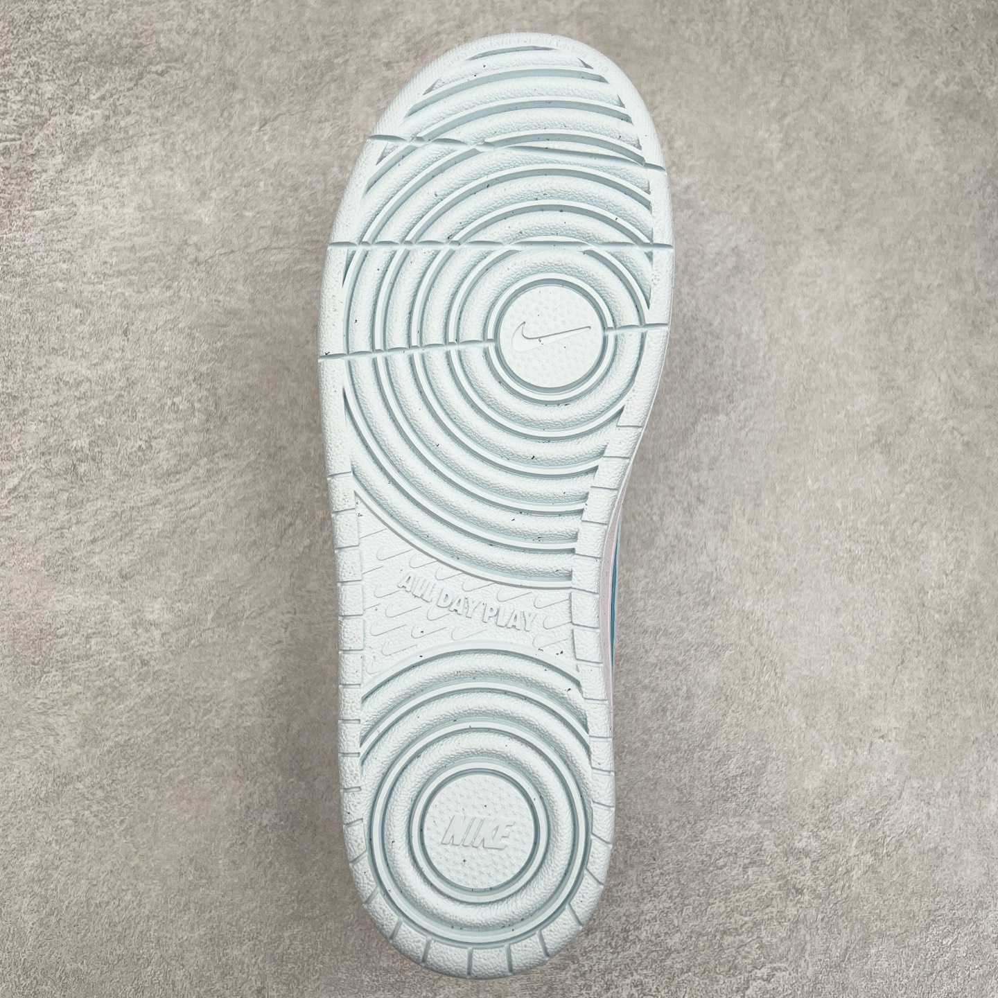 图片[9]-NK Court Borough Low CB2 低帮百搭透气休闲运动板鞋 HQ3258-060 原数据独家私模大底 经典耐用的设计 兼顾舒适脚感和出众风范 演绎匠心之作 结构性的支撑贴合感结合复古篮球设计 塑就场外全明星风范 尺码：36 36.5 37.5 38 38.5 39 40 40.5 41 42 42.5 43 44 44.5 45-选品中心