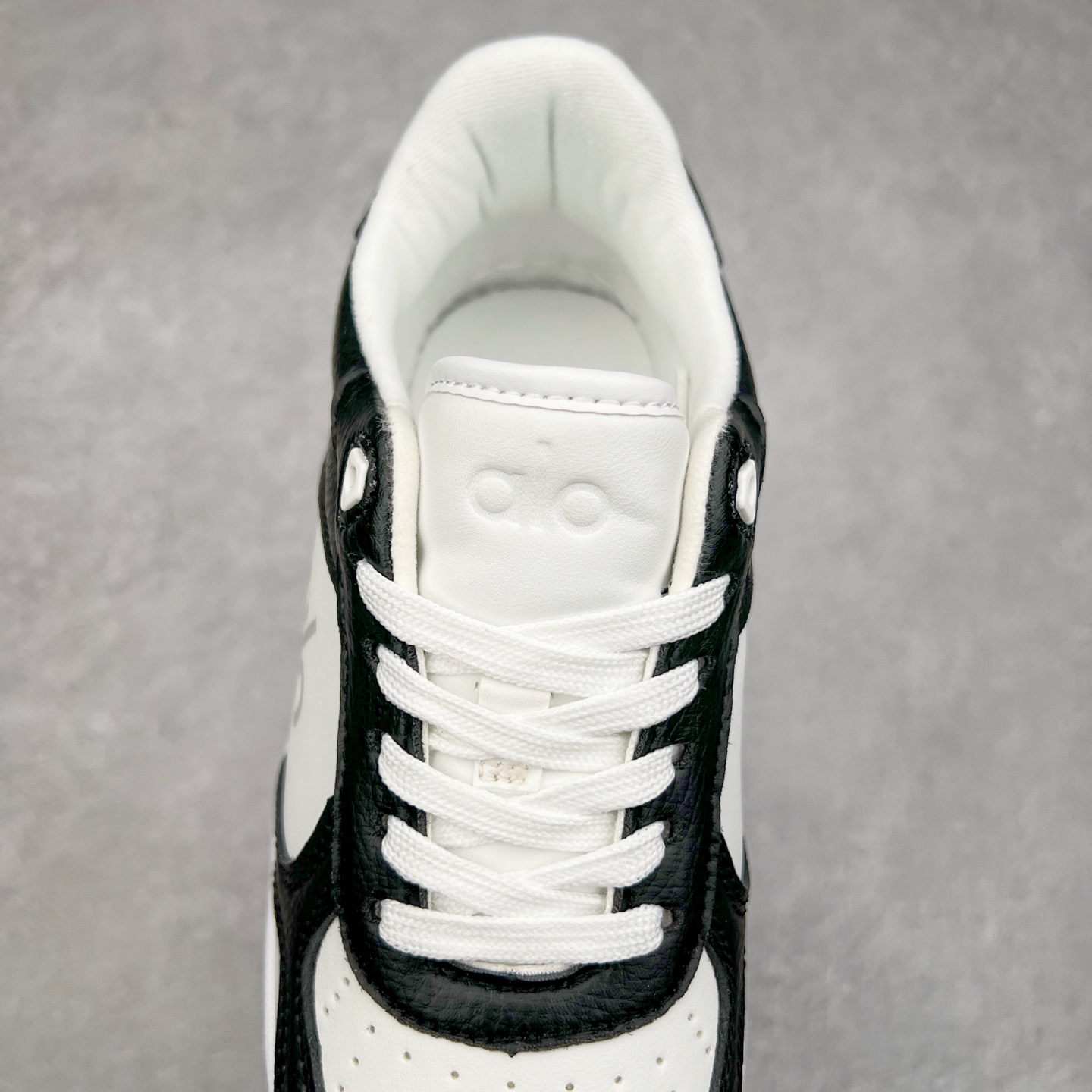 图片[5]-Alo yoga 易梦玲 Jisoo智秀 等多位明星同款上脚 主打各大平台外贸主推大厂采购原材料多处细节一步到位 生产细节 没得说 一款随意搭配的都好看的鞋子aIo采用增高4cm 主打熊猫色 春夏秋冬四季款 舒适简约板鞋 TPU防滑耐磨鞋底 #alo #alo女孩 #AIo #健身穿搭 #鞋子推荐 #板鞋 尺码：35 36 37 38 39 40-选品中心