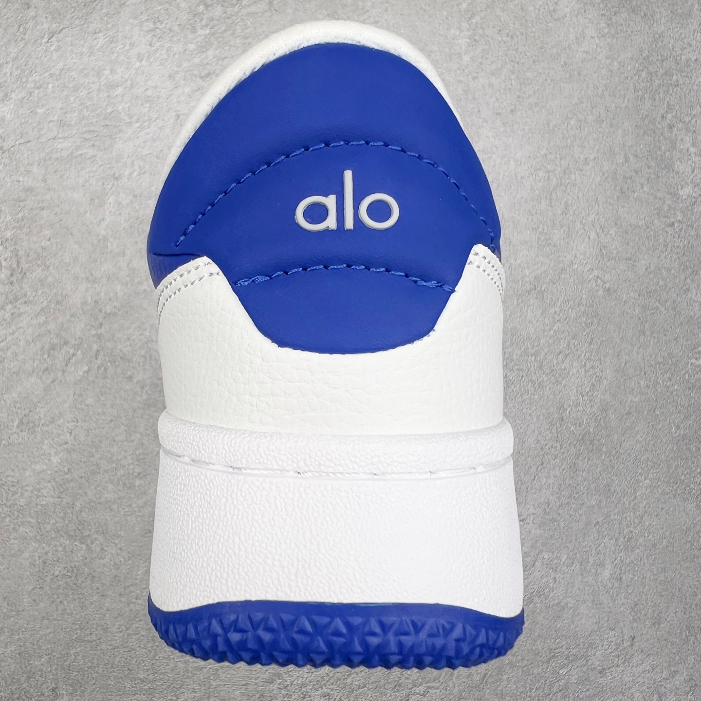 图片[8]-Alo yoga 易梦玲 Jisoo智秀 等多位明星同款上脚 主打各大平台外贸主推大厂采购原材料多处细节一步到位 生产细节 没得说 一款随意搭配的都好看的鞋子aIo采用增高4cm 主打熊猫色 春夏秋冬四季款 舒适简约板鞋 TPU防滑耐磨鞋底 #alo #alo女孩 #AIo #健身穿搭 #鞋子推荐 #板鞋 尺码：35 36 37 38 39 40-选品中心