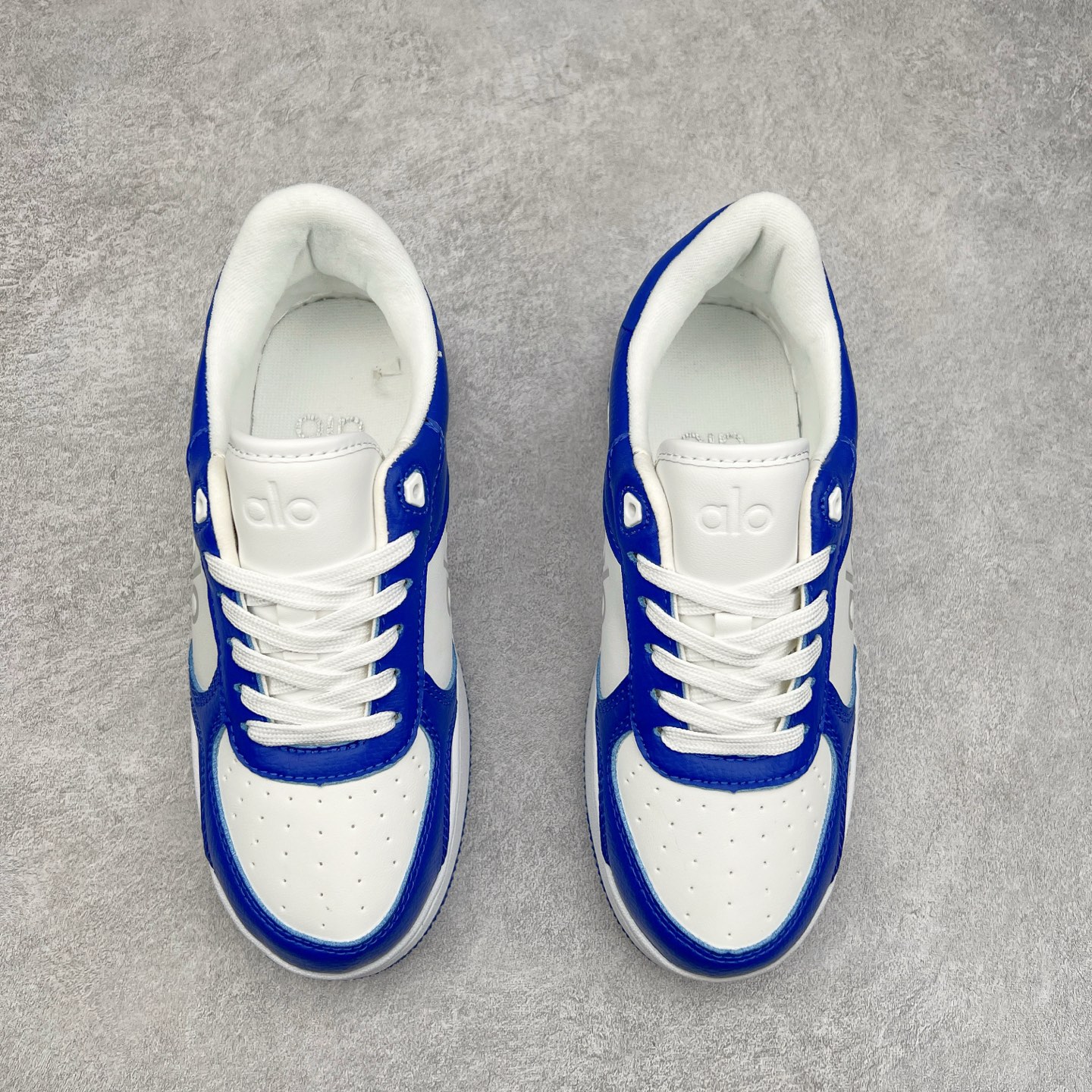 图片[2]-Alo yoga 易梦玲 Jisoo智秀 等多位明星同款上脚 主打各大平台外贸主推大厂采购原材料多处细节一步到位 生产细节 没得说 一款随意搭配的都好看的鞋子aIo采用增高4cm 主打熊猫色 春夏秋冬四季款 舒适简约板鞋 TPU防滑耐磨鞋底 #alo #alo女孩 #AIo #健身穿搭 #鞋子推荐 #板鞋 尺码：35 36 37 38 39 40-选品中心