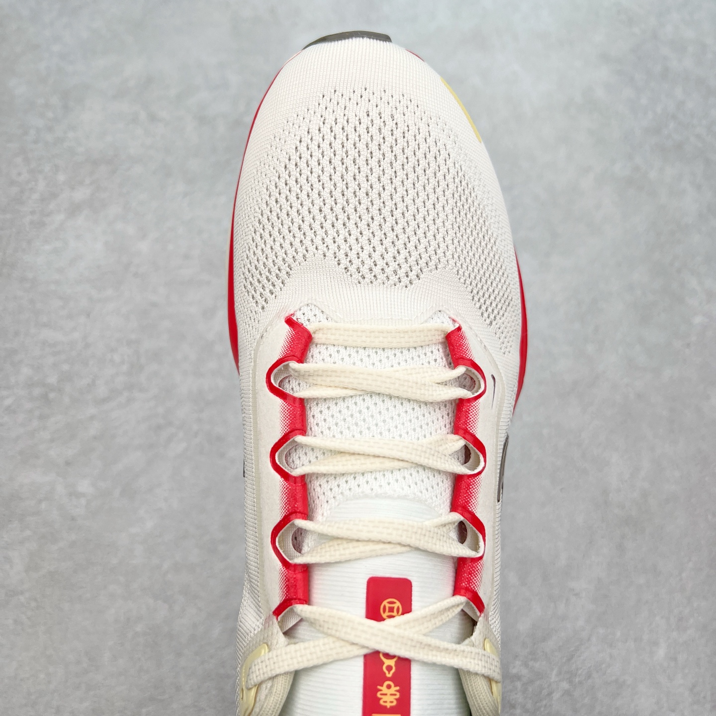 图片[4]-＃特价福利 NK Zoom Pegasus 飞马41代马拉松系列网面透气缓震疾速跑鞋 拥有 Zoom Air 一如既往的稳定感和流畅感 鞋面采用工程网眼设计 为特定高热区域营造出色透气性 进一步增加鞋面的穿孔数量 让足部能够快速散热 中足搭配 Flywire 飞线 在高速运动时营造舒适稳定的贴合感 内置Zoon气垫加持 动力十足 尺码：36 36.5 37.5 38 38.5 39 40 40.5 41 42 42.5 43 44 44.5 45-选品中心