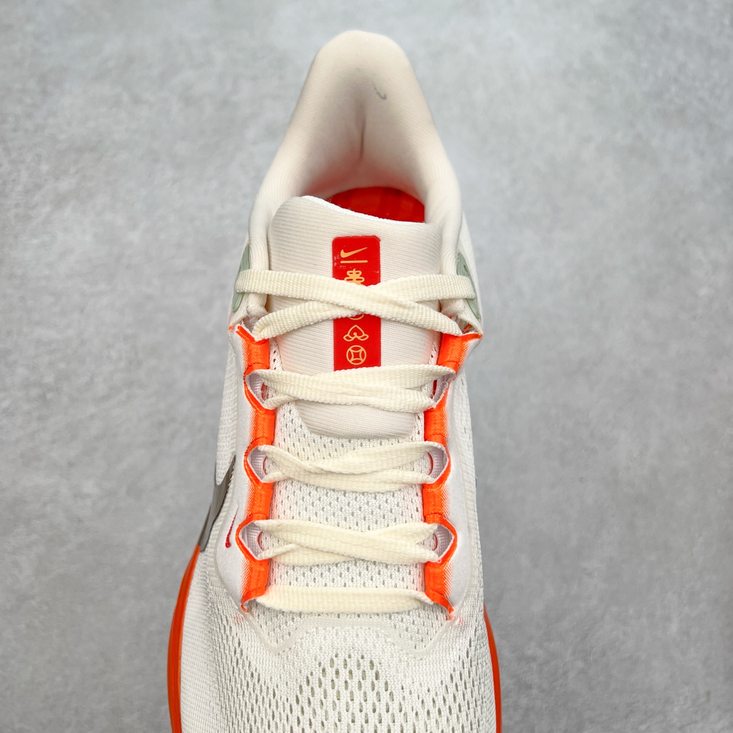 图片[5]-＃特价福利 NK Zoom Pegasus 飞马41代马拉松系列网面透气缓震疾速跑鞋 拥有 Zoom Air 一如既往的稳定感和流畅感 鞋面采用工程网眼设计 为特定高热区域营造出色透气性 进一步增加鞋面的穿孔数量 让足部能够快速散热 中足搭配 Flywire 飞线 在高速运动时营造舒适稳定的贴合感 内置Zoon气垫加持 动力十足 尺码：36 36.5 37.5 38 38.5 39 40 40.5 41 42 42.5 43 44 44.5 45-选品中心