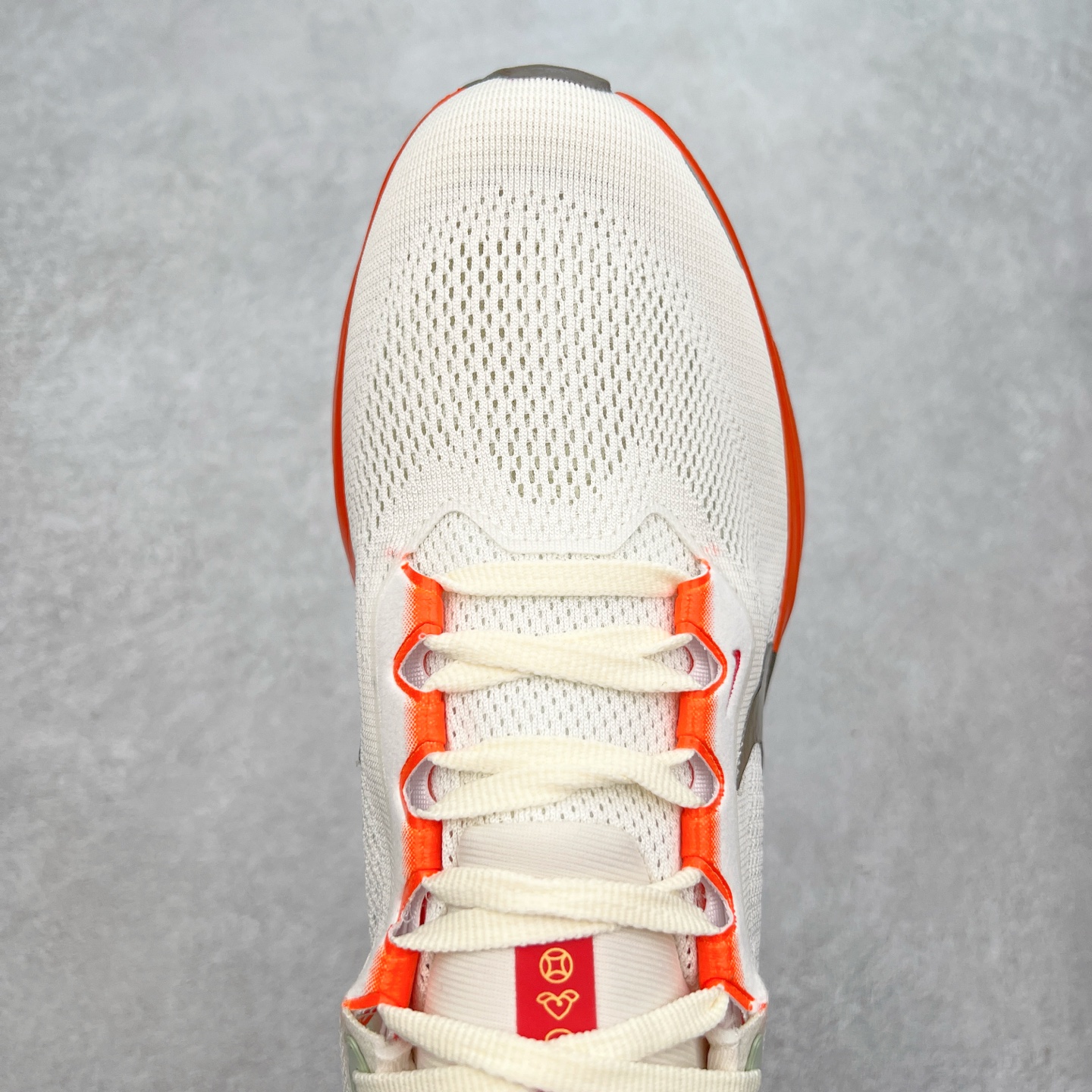 图片[4]-＃特价福利 NK Zoom Pegasus 飞马41代马拉松系列网面透气缓震疾速跑鞋 拥有 Zoom Air 一如既往的稳定感和流畅感 鞋面采用工程网眼设计 为特定高热区域营造出色透气性 进一步增加鞋面的穿孔数量 让足部能够快速散热 中足搭配 Flywire 飞线 在高速运动时营造舒适稳定的贴合感 内置Zoon气垫加持 动力十足 尺码：36 36.5 37.5 38 38.5 39 40 40.5 41 42 42.5 43 44 44.5 45-选品中心