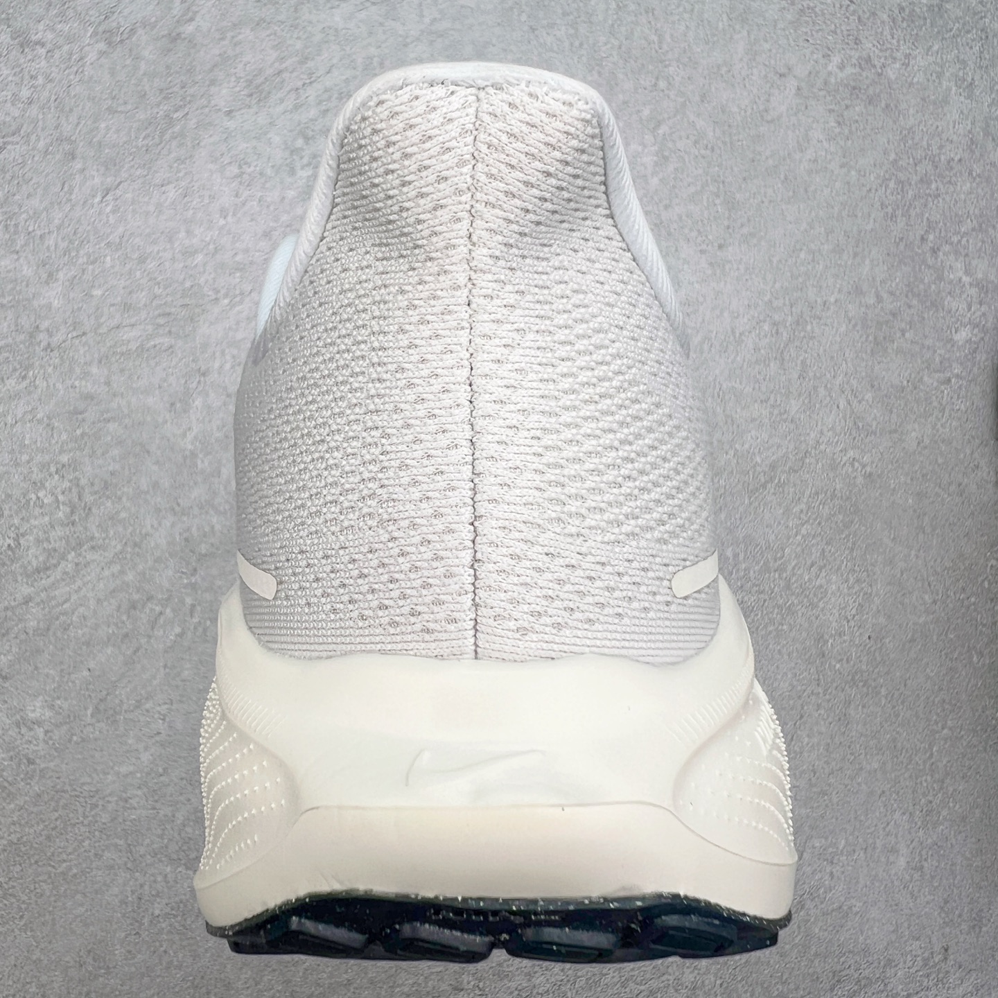 图片[8]-＃特价福利 NK Zoom Pegasus 飞马41代马拉松系列网面透气缓震疾速跑鞋 拥有 Zoom Air 一如既往的稳定感和流畅感 鞋面采用工程网眼设计 为特定高热区域营造出色透气性 进一步增加鞋面的穿孔数量 让足部能够快速散热 中足搭配 Flywire 飞线 在高速运动时营造舒适稳定的贴合感 内置Zoon气垫加持 动力十足 尺码：36 36.5 37.5 38 38.5 39 40 40.5 41 42 42.5 43 44 44.5 45-选品中心