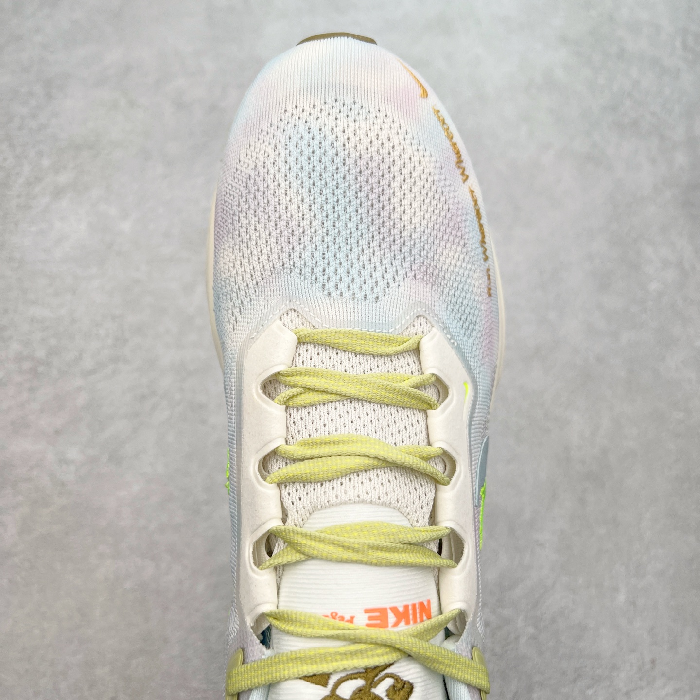 图片[4]-＃特价福利 NK Zoom Pegasus 飞马41代马拉松系列网面透气缓震疾速跑鞋 拥有 Zoom Air 一如既往的稳定感和流畅感 鞋面采用工程网眼设计 为特定高热区域营造出色透气性 进一步增加鞋面的穿孔数量 让足部能够快速散热 中足搭配 Flywire 飞线 在高速运动时营造舒适稳定的贴合感 内置Zoon气垫加持 动力十足 尺码：36 36.5 37.5 38 38.5 39 40 40.5 41 42 42.5 43 44 44.5 45-选品中心