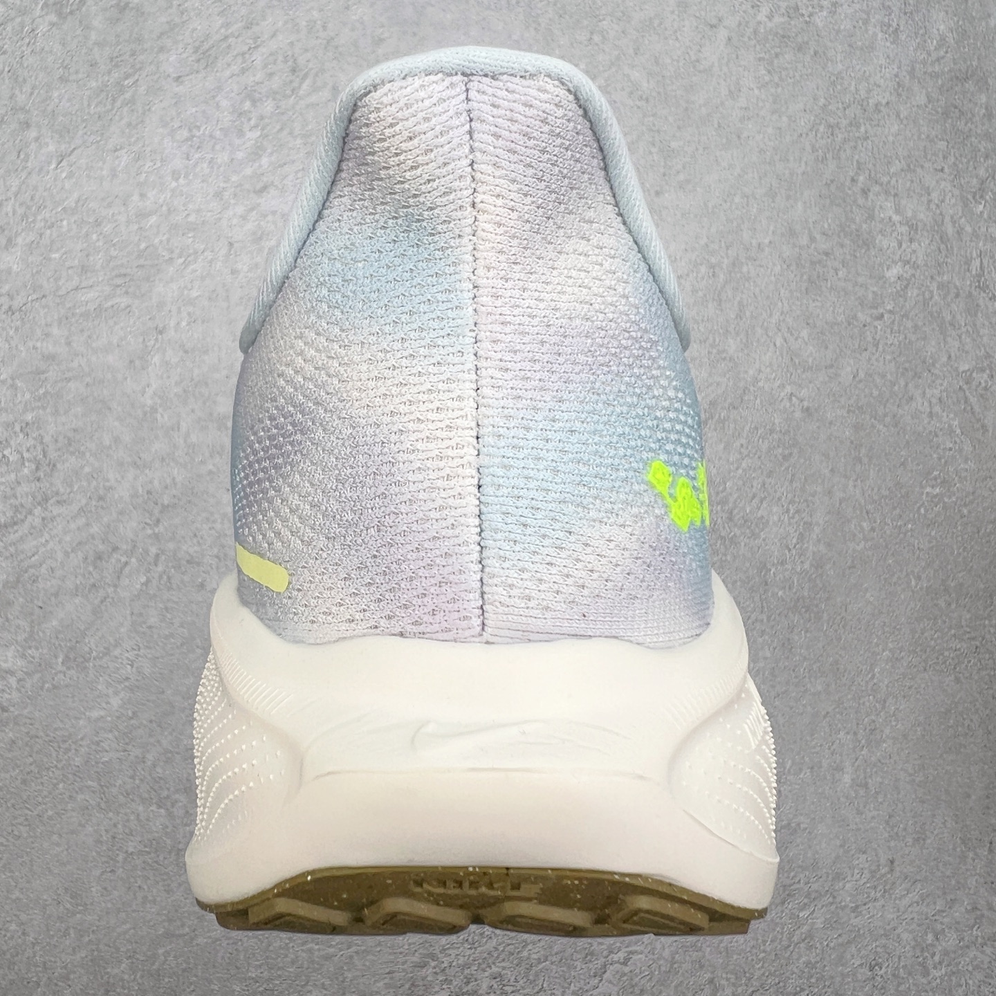 图片[8]-＃特价福利 NK Zoom Pegasus 飞马41代马拉松系列网面透气缓震疾速跑鞋 拥有 Zoom Air 一如既往的稳定感和流畅感 鞋面采用工程网眼设计 为特定高热区域营造出色透气性 进一步增加鞋面的穿孔数量 让足部能够快速散热 中足搭配 Flywire 飞线 在高速运动时营造舒适稳定的贴合感 内置Zoon气垫加持 动力十足 尺码：36 36.5 37.5 38 38.5 39 40 40.5 41 42 42.5 43 44 44.5 45-选品中心