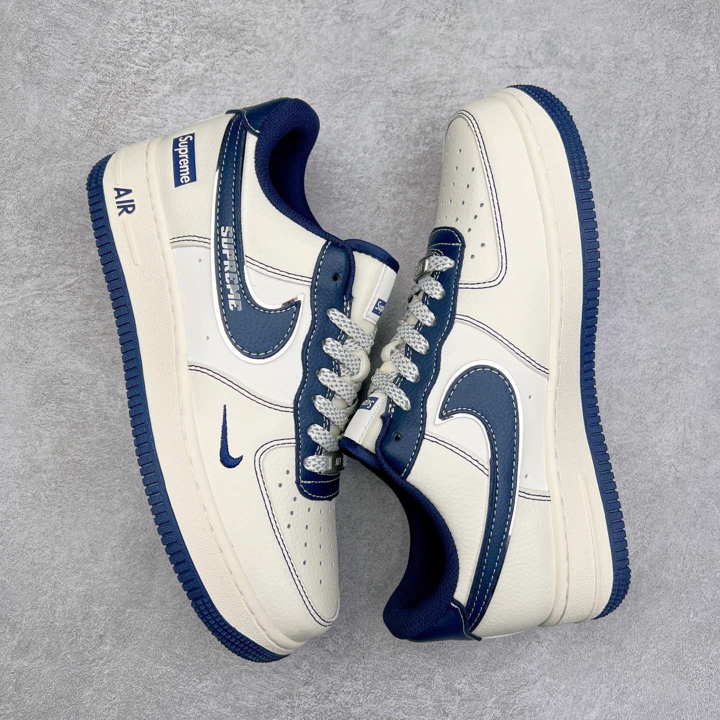 图片[3]-NK Air Force 1´07 Low 空军一号低帮百搭休闲运动板鞋 XS1958-524 柔软、弹性十足的缓震性能和出色的中底设计 横跨复古与现代的外型结合 造就出风靡全球 三十多年的Force 1 直到今天还深受青睐 实拍调校N版已经零色差零失真 百分百还原实物色彩所见即所得 不存在货不对板色差等低级问题 选购参考实物拍摄 不混卖不参货 只用心做好货严格选品 承诺混一赔十 尺码：36 36.5 37.5 38 38.5 39 40 40.5 41 42 42.5 43 44 44.5 45-选品中心