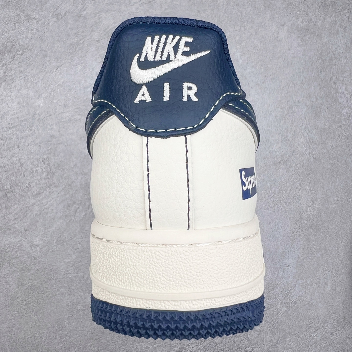 图片[8]-NK Air Force 1´07 Low 空军一号低帮百搭休闲运动板鞋 XS1958-524 柔软、弹性十足的缓震性能和出色的中底设计 横跨复古与现代的外型结合 造就出风靡全球 三十多年的Force 1 直到今天还深受青睐 实拍调校N版已经零色差零失真 百分百还原实物色彩所见即所得 不存在货不对板色差等低级问题 选购参考实物拍摄 不混卖不参货 只用心做好货严格选品 承诺混一赔十 尺码：36 36.5 37.5 38 38.5 39 40 40.5 41 42 42.5 43 44 44.5 45-选品中心