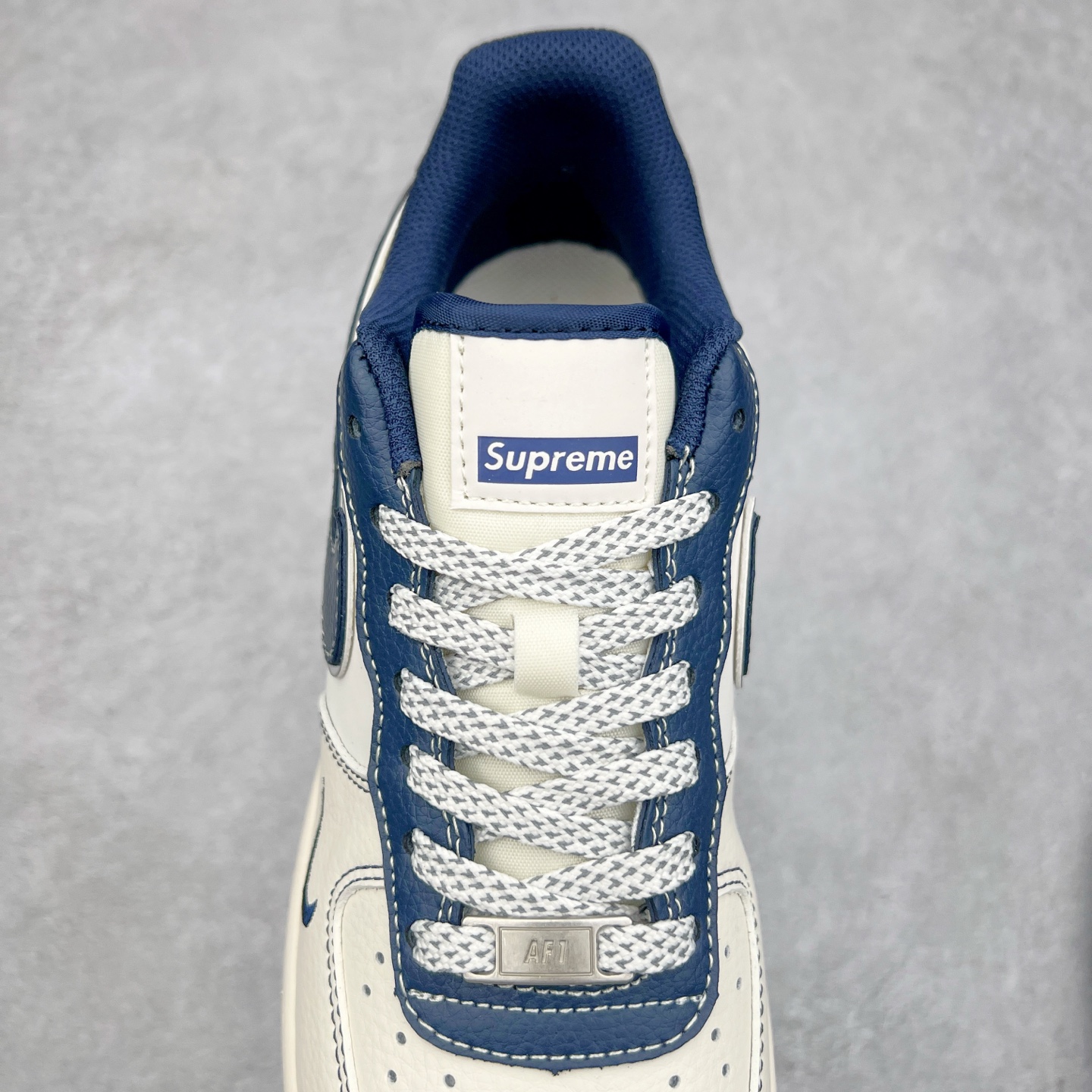 图片[5]-NK Air Force 1´07 Low 空军一号低帮百搭休闲运动板鞋 XS1958-524 柔软、弹性十足的缓震性能和出色的中底设计 横跨复古与现代的外型结合 造就出风靡全球 三十多年的Force 1 直到今天还深受青睐 实拍调校N版已经零色差零失真 百分百还原实物色彩所见即所得 不存在货不对板色差等低级问题 选购参考实物拍摄 不混卖不参货 只用心做好货严格选品 承诺混一赔十 尺码：36 36.5 37.5 38 38.5 39 40 40.5 41 42 42.5 43 44 44.5 45-选品中心