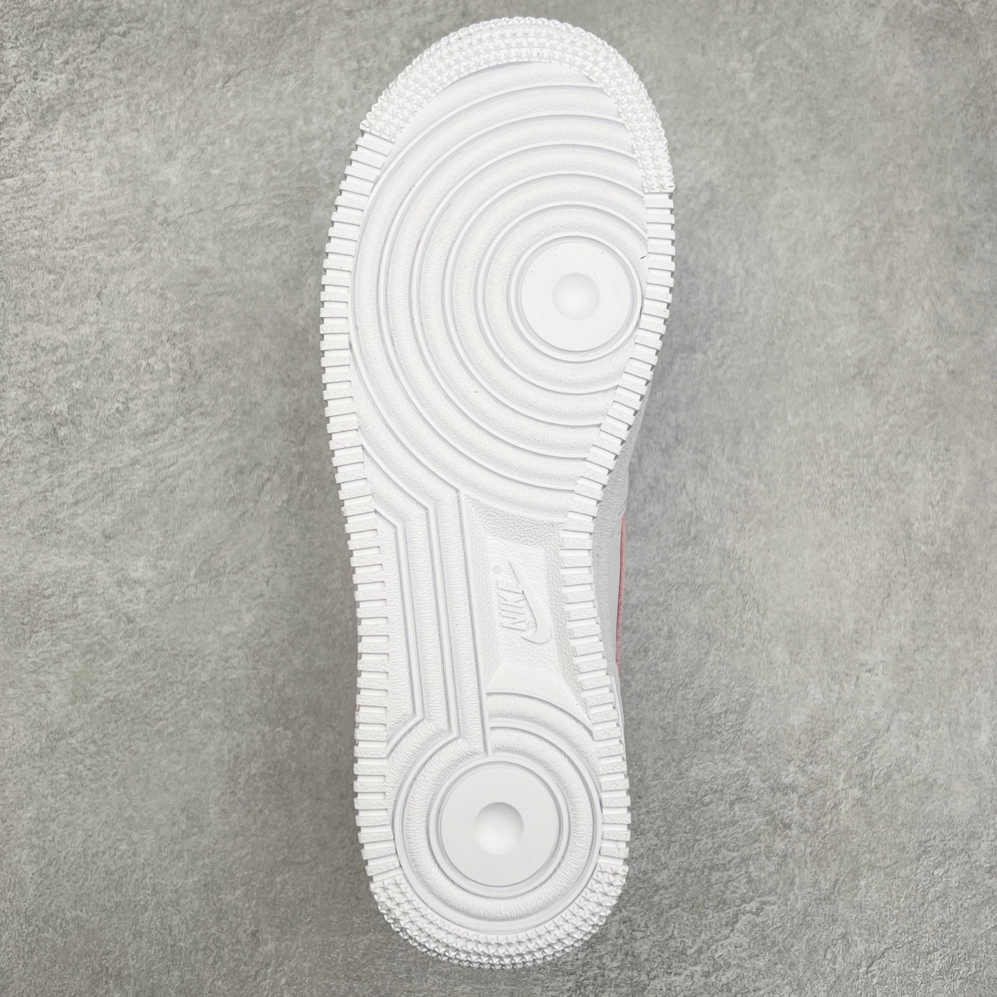 图片[9]-NK Air Force 1´07 Low 空军一号低帮百搭休闲运动板鞋 CQ2288-802 柔软、弹性十足的缓震性能和出色的中底设计 横跨复古与现代的外型结合 造就出风靡全球 三十多年的Force 1 直到今天还深受青睐 实拍调校N版已经零色差零失真 百分百还原实物色彩所见即所得 不存在货不对板色差等低级问题 选购参考实物拍摄 不混卖不参货 只用心做好货严格选品 承诺混一赔十 尺码：36 36.5 37.5 38 38.5 39 40 40.5 41 42 42.5 43 44 44.5 45-选品中心