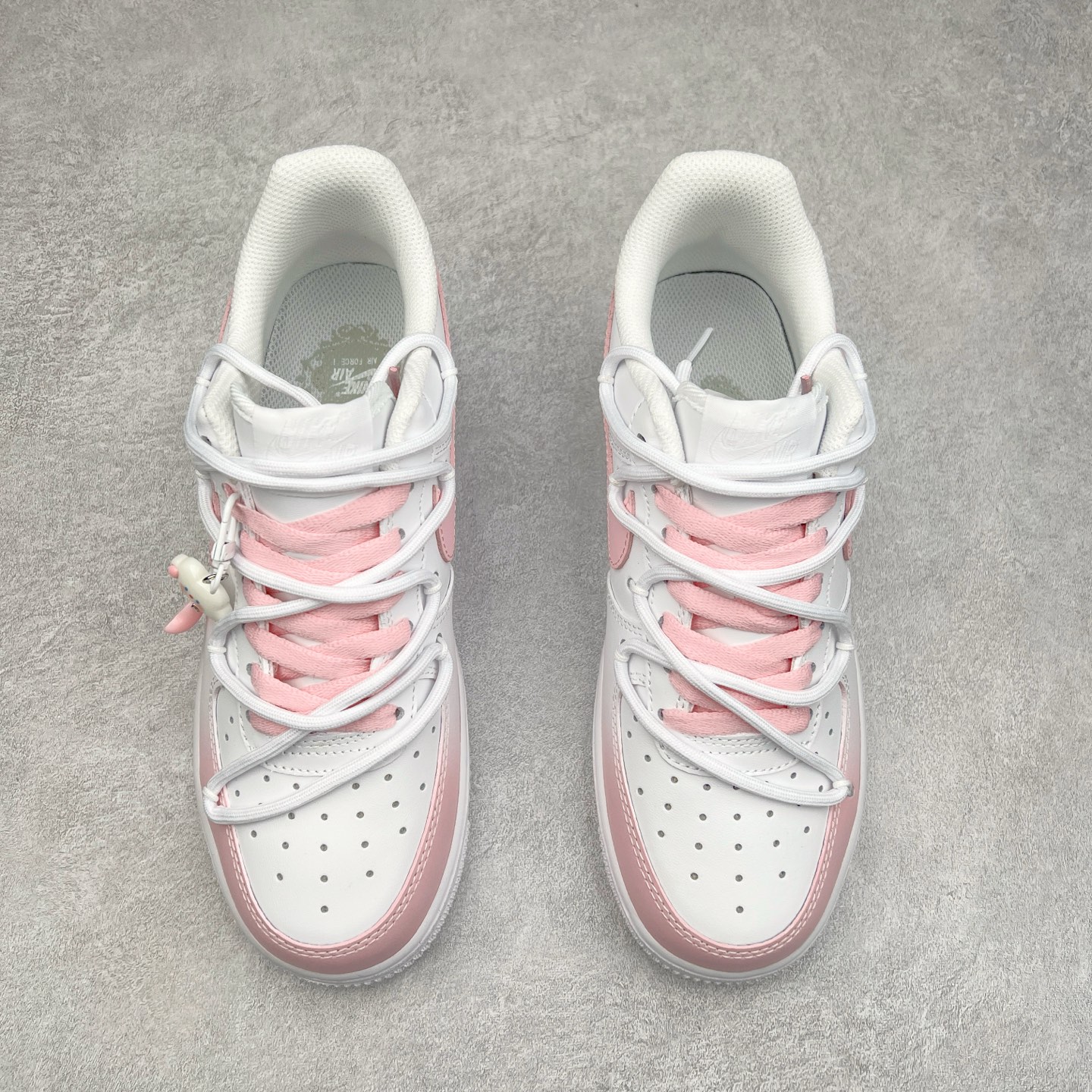 图片[2]-NK Air Force 1´07 Low 空军一号低帮百搭休闲运动板鞋 CQ2288-802 柔软、弹性十足的缓震性能和出色的中底设计 横跨复古与现代的外型结合 造就出风靡全球 三十多年的Force 1 直到今天还深受青睐 实拍调校N版已经零色差零失真 百分百还原实物色彩所见即所得 不存在货不对板色差等低级问题 选购参考实物拍摄 不混卖不参货 只用心做好货严格选品 承诺混一赔十 尺码：36 36.5 37.5 38 38.5 39 40 40.5 41 42 42.5 43 44 44.5 45-选品中心