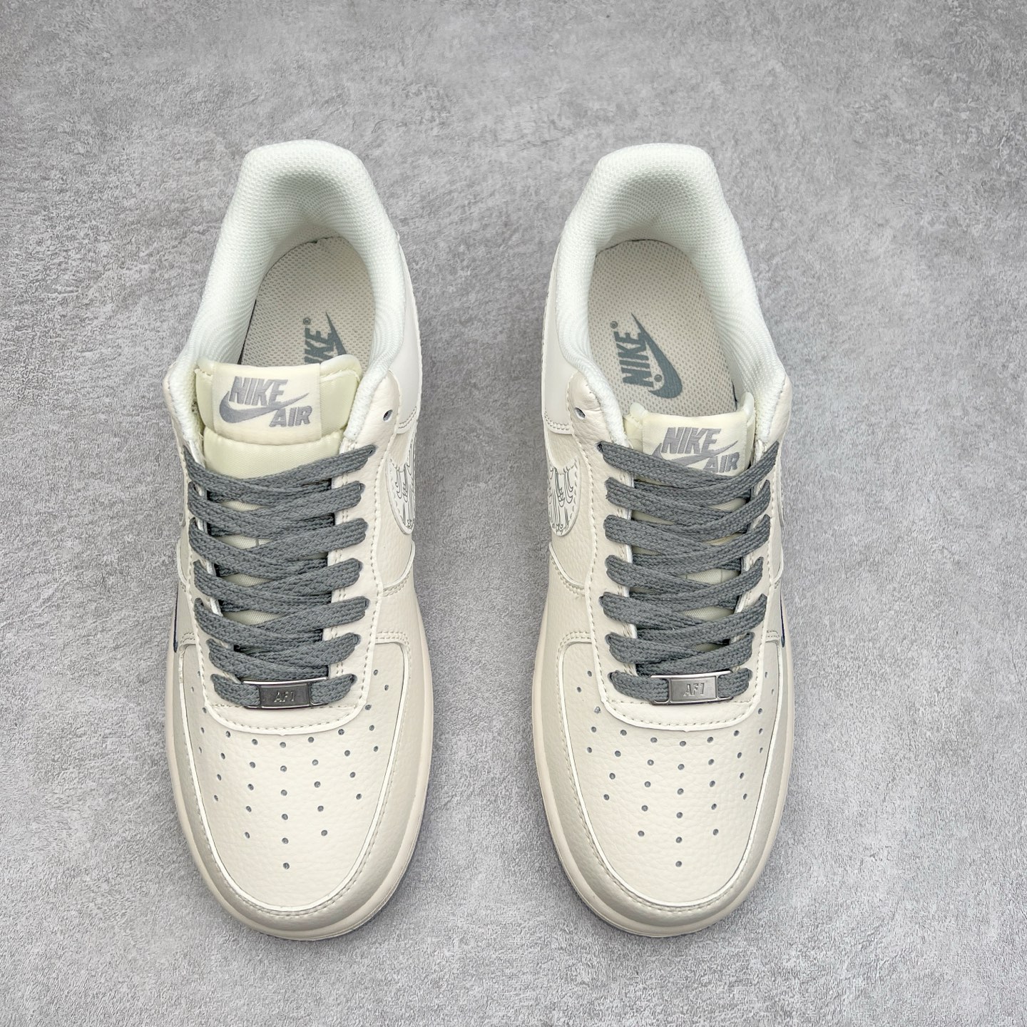 图片[2]-NK Air Force 1´07 Low 空军一号低帮百搭休闲运动板鞋 HH7518-048 柔软、弹性十足的缓震性能和出色的中底设计 横跨复古与现代的外型结合 造就出风靡全球 三十多年的Force 1 直到今天还深受青睐 实拍调校N版已经零色差零失真 百分百还原实物色彩所见即所得 不存在货不对板色差等低级问题 选购参考实物拍摄 不混卖不参货 只用心做好货严格选品 承诺混一赔十 尺码：36 36.5 37.5 38 38.5 39 40 40.5 41 42 42.5 43 44 44.5 45-选品中心