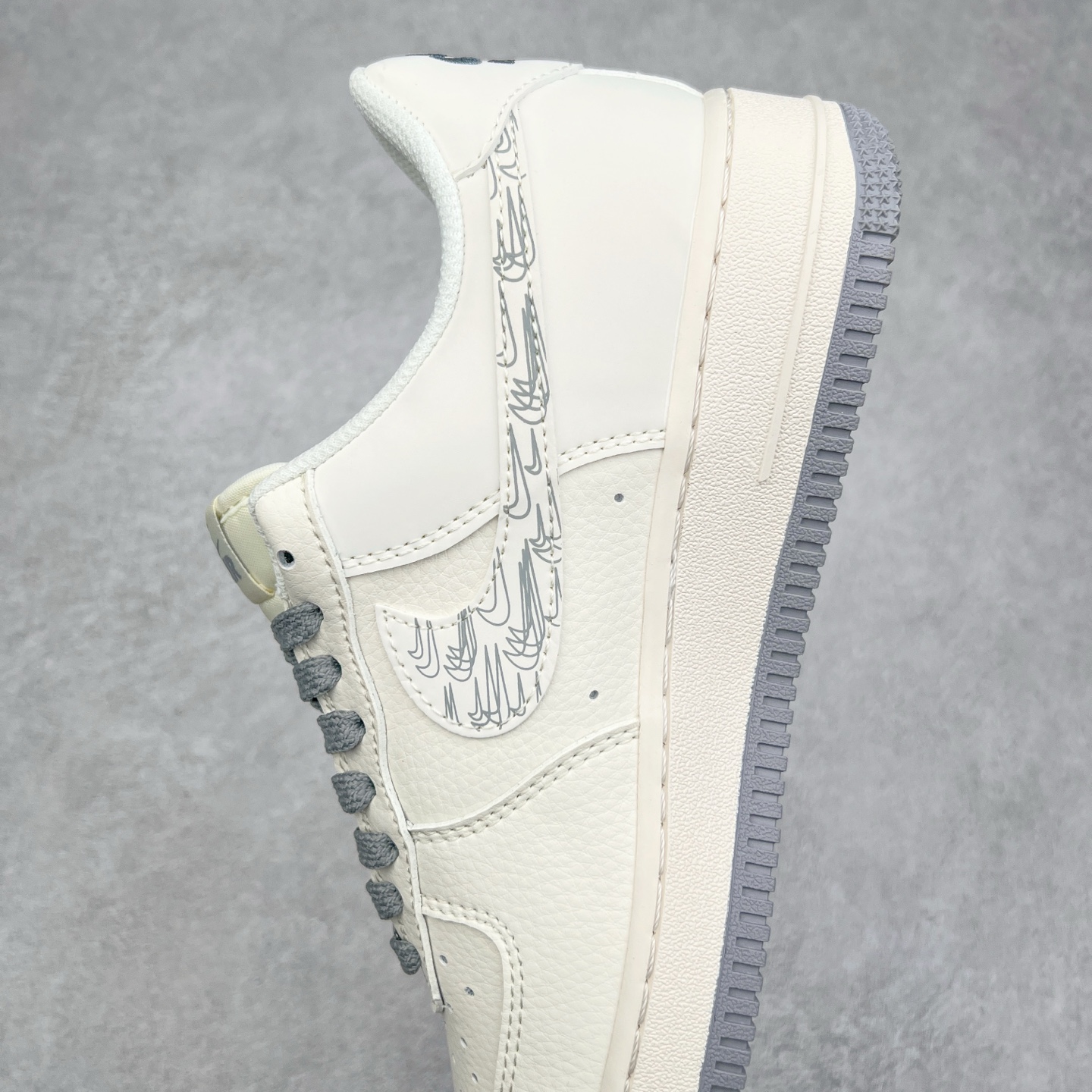 图片[7]-NK Air Force 1´07 Low 空军一号低帮百搭休闲运动板鞋 HH7518-048 柔软、弹性十足的缓震性能和出色的中底设计 横跨复古与现代的外型结合 造就出风靡全球 三十多年的Force 1 直到今天还深受青睐 实拍调校N版已经零色差零失真 百分百还原实物色彩所见即所得 不存在货不对板色差等低级问题 选购参考实物拍摄 不混卖不参货 只用心做好货严格选品 承诺混一赔十 尺码：36 36.5 37.5 38 38.5 39 40 40.5 41 42 42.5 43 44 44.5 45-选品中心