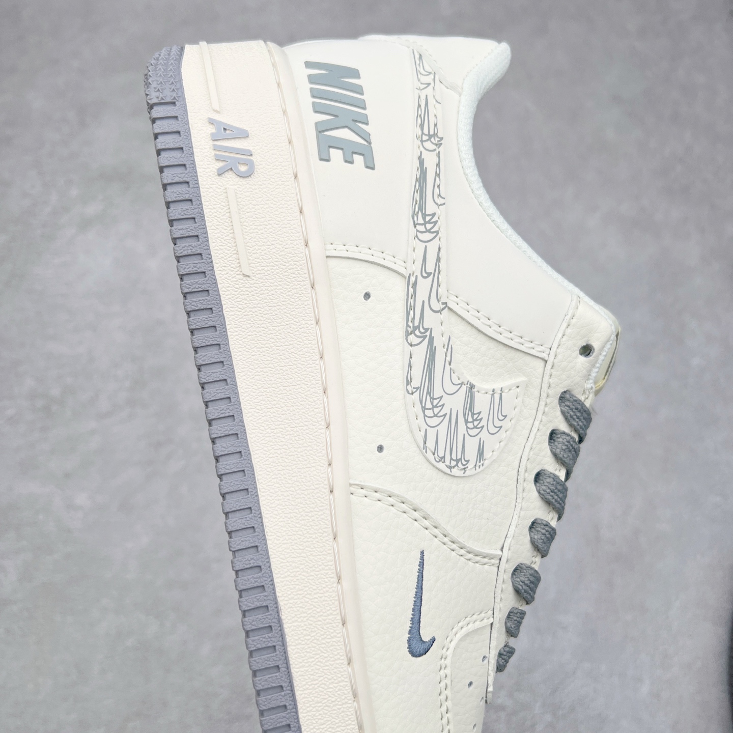 图片[6]-NK Air Force 1´07 Low 空军一号低帮百搭休闲运动板鞋 HH7518-048 柔软、弹性十足的缓震性能和出色的中底设计 横跨复古与现代的外型结合 造就出风靡全球 三十多年的Force 1 直到今天还深受青睐 实拍调校N版已经零色差零失真 百分百还原实物色彩所见即所得 不存在货不对板色差等低级问题 选购参考实物拍摄 不混卖不参货 只用心做好货严格选品 承诺混一赔十 尺码：36 36.5 37.5 38 38.5 39 40 40.5 41 42 42.5 43 44 44.5 45-选品中心