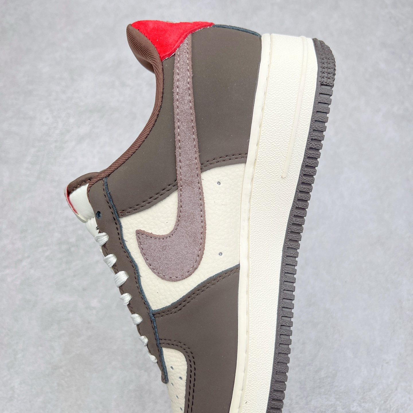 图片[7]-NK Air Force 1´07 Low 空军一号低帮百搭休闲运动板鞋 KK1988-057 柔软、弹性十足的缓震性能和出色的中底设计 横跨复古与现代的外型结合 造就出风靡全球 三十多年的Force 1 直到今天还深受青睐 实拍调校N版已经零色差零失真 百分百还原实物色彩所见即所得 不存在货不对板色差等低级问题 选购参考实物拍摄 不混卖不参货 只用心做好货严格选品 承诺混一赔十 尺码：36 36.5 37.5 38 38.5 39 40 40.5 41 42 42.5 43 44 44.5 45-选品中心