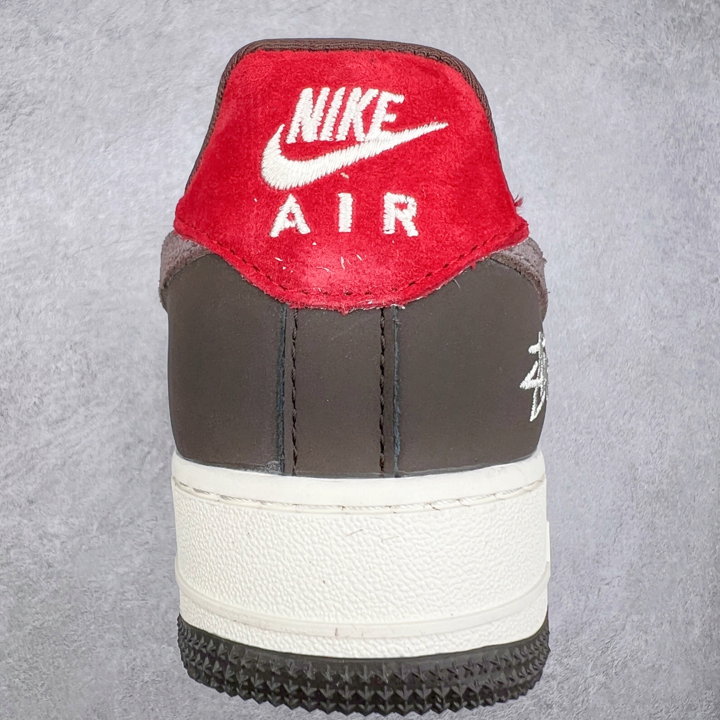 图片[8]-NK Air Force 1´07 Low 空军一号低帮百搭休闲运动板鞋 KK1988-057 柔软、弹性十足的缓震性能和出色的中底设计 横跨复古与现代的外型结合 造就出风靡全球 三十多年的Force 1 直到今天还深受青睐 实拍调校N版已经零色差零失真 百分百还原实物色彩所见即所得 不存在货不对板色差等低级问题 选购参考实物拍摄 不混卖不参货 只用心做好货严格选品 承诺混一赔十 尺码：36 36.5 37.5 38 38.5 39 40 40.5 41 42 42.5 43 44 44.5 45-选品中心