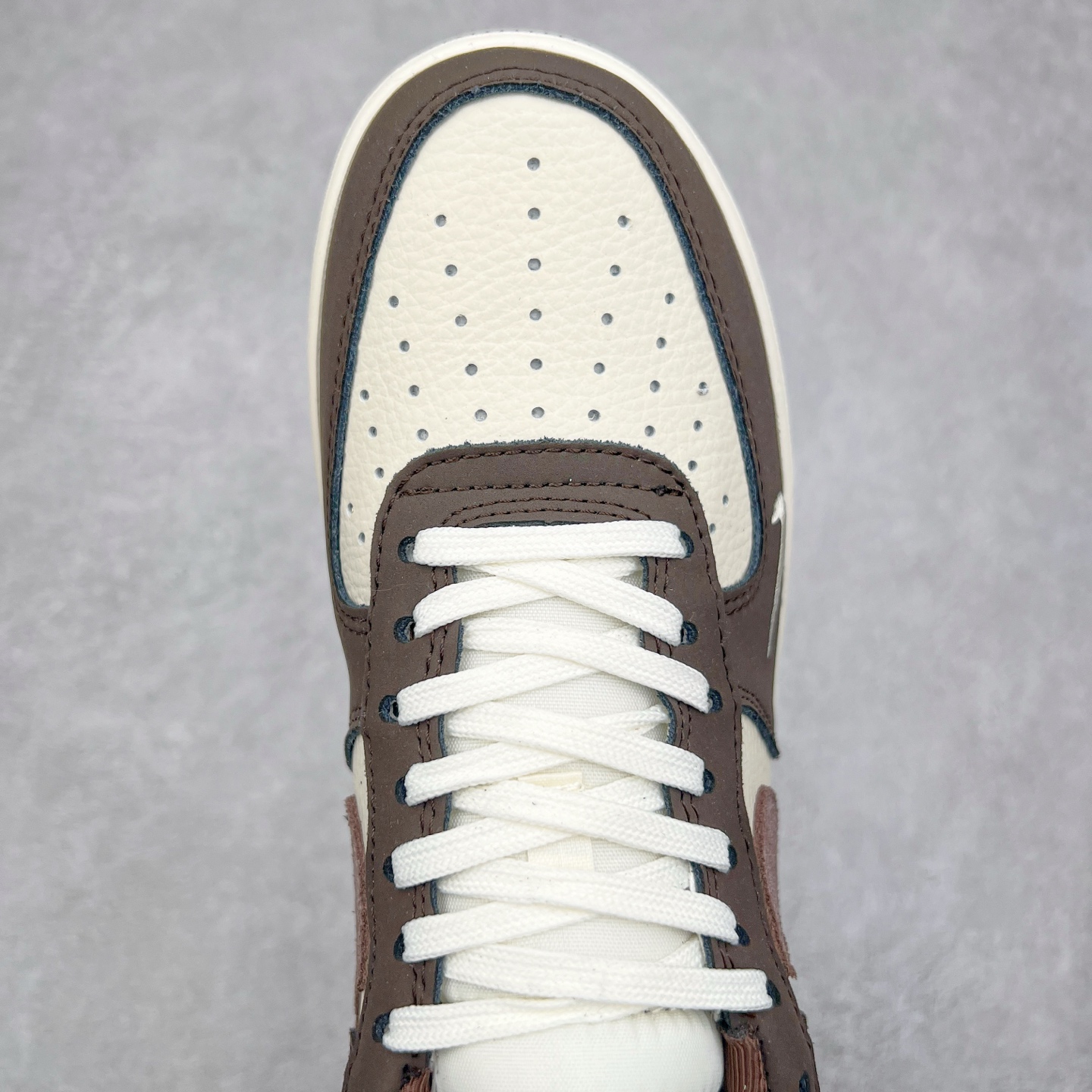 图片[4]-NK Air Force 1´07 Low 空军一号低帮百搭休闲运动板鞋 KK1988-057 柔软、弹性十足的缓震性能和出色的中底设计 横跨复古与现代的外型结合 造就出风靡全球 三十多年的Force 1 直到今天还深受青睐 实拍调校N版已经零色差零失真 百分百还原实物色彩所见即所得 不存在货不对板色差等低级问题 选购参考实物拍摄 不混卖不参货 只用心做好货严格选品 承诺混一赔十 尺码：36 36.5 37.5 38 38.5 39 40 40.5 41 42 42.5 43 44 44.5 45-选品中心