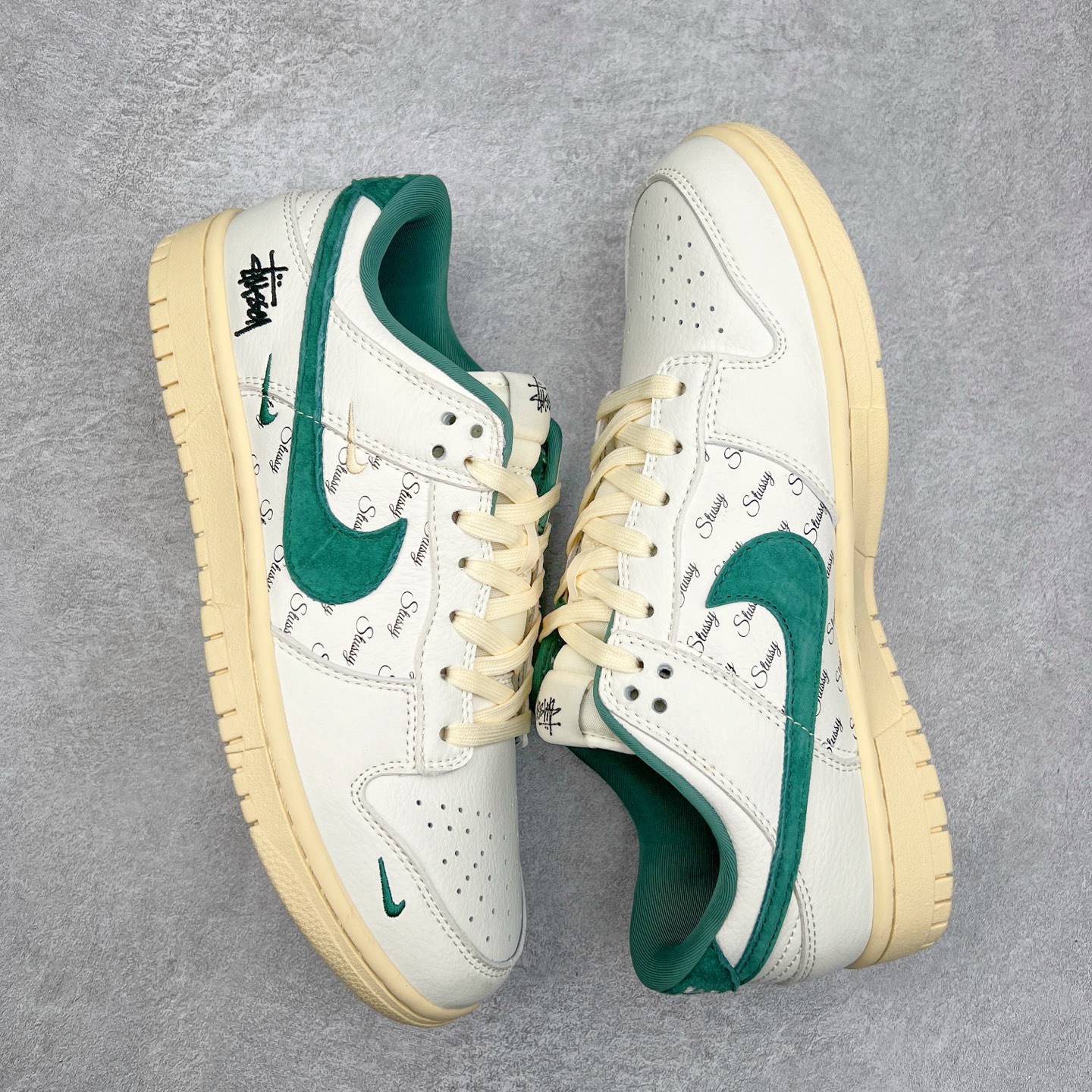 图片[3]-NK Dunk Low 定制配色 CF3688-006 大厂出品 极力推荐 原装头层材料 独家版型蒸餾加工帶來的是更好的视觉和脚感体验大厂纯原品质出货 清洁度 电绣工艺 皮料切割干净无任何毛边 细节完美 实拍调校N版已经零色差零失真 百分百还原实物色彩所见即所得 不存在货不对板色差等低级问题 选购参考实物拍摄 不混卖不参货 只用心做好货严格选品 承诺混一赔十 尺码：36 36.5 37.5 38 38.5 39 40 40.5 41 42 42.5 43 44 44.5 45-选品中心