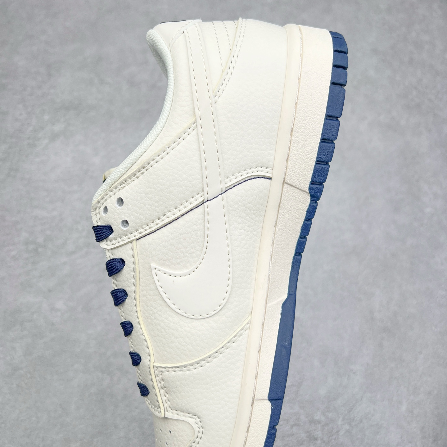 图片[7]-NK Dunk Low 定制配色 XY1688-001 大厂出品 极力推荐 原装头层材料 独家版型蒸餾加工帶來的是更好的视觉和脚感体验大厂纯原品质出货 清洁度 电绣工艺 皮料切割干净无任何毛边 细节完美 实拍调校N版已经零色差零失真 百分百还原实物色彩所见即所得 不存在货不对板色差等低级问题 选购参考实物拍摄 不混卖不参货 只用心做好货严格选品 承诺混一赔十 尺码：36 36.5 37.5 38 38.5 39 40 40.5 41 42 42.5 43 44 44.5 45-选品中心