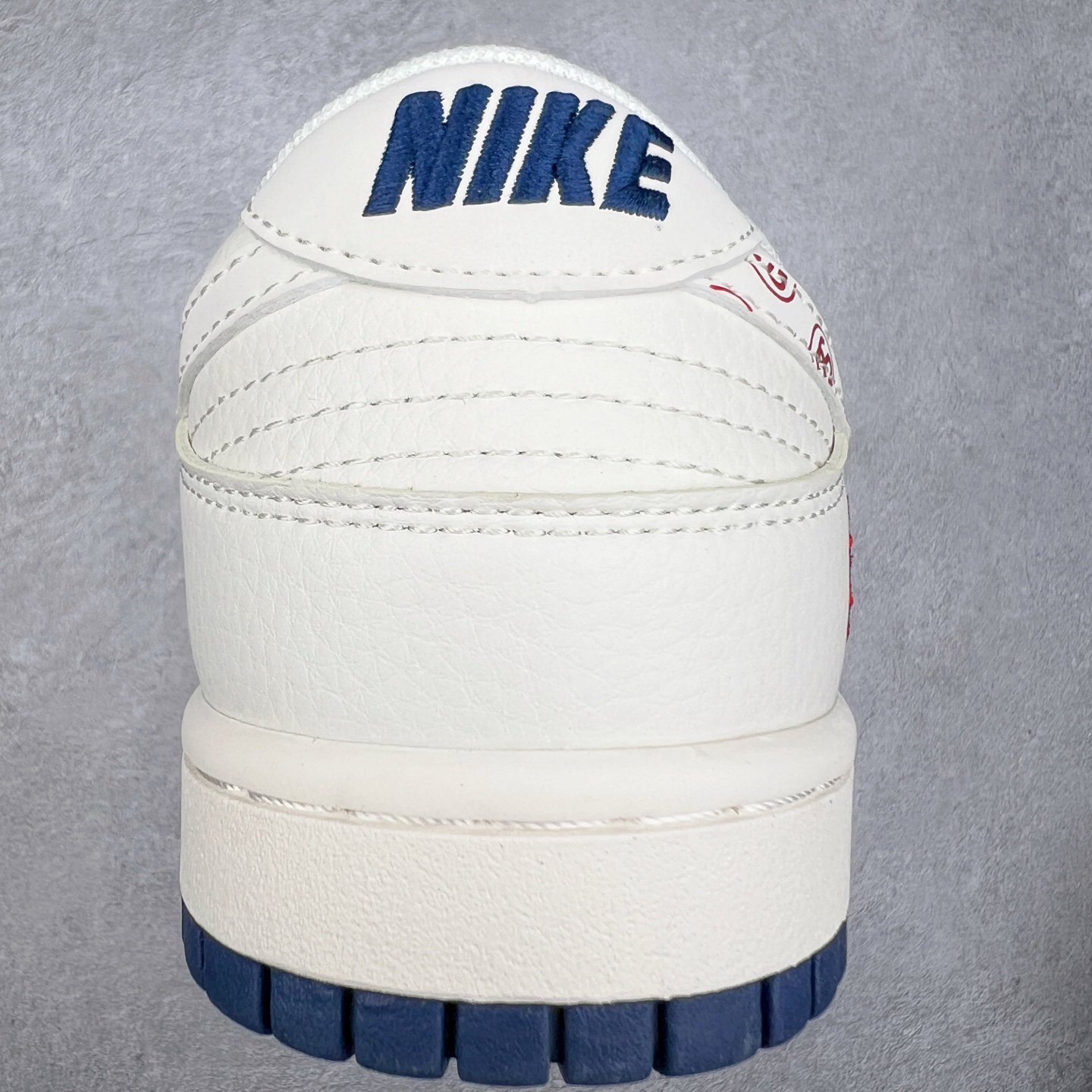 图片[8]-NK Dunk Low 定制配色 XY1688-001 大厂出品 极力推荐 原装头层材料 独家版型蒸餾加工帶來的是更好的视觉和脚感体验大厂纯原品质出货 清洁度 电绣工艺 皮料切割干净无任何毛边 细节完美 实拍调校N版已经零色差零失真 百分百还原实物色彩所见即所得 不存在货不对板色差等低级问题 选购参考实物拍摄 不混卖不参货 只用心做好货严格选品 承诺混一赔十 尺码：36 36.5 37.5 38 38.5 39 40 40.5 41 42 42.5 43 44 44.5 45-选品中心