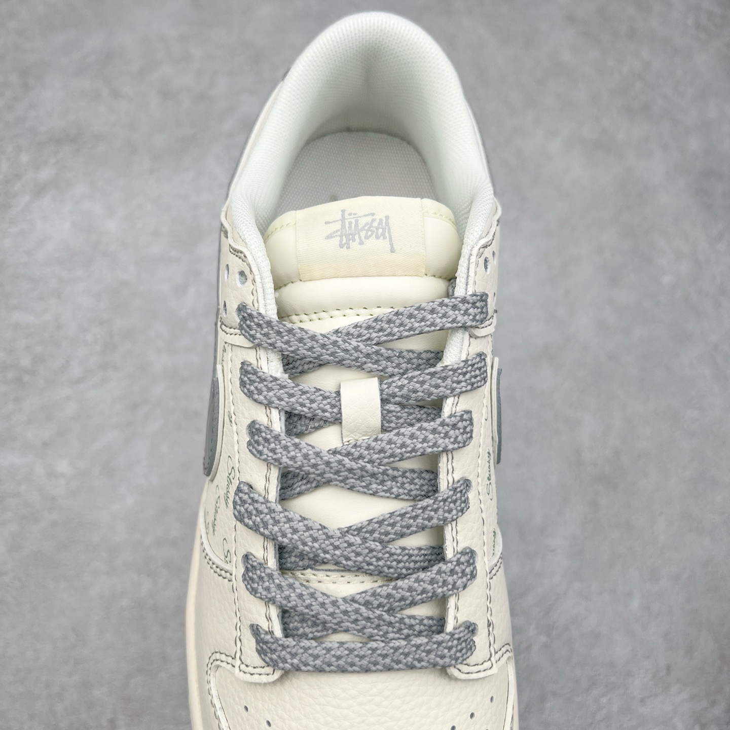 图片[5]-NK Dunk Low 定制配色 XS6089-535 大厂出品 极力推荐 原装头层材料 独家版型蒸餾加工帶來的是更好的视觉和脚感体验大厂纯原品质出货 清洁度 电绣工艺 皮料切割干净无任何毛边 细节完美 实拍调校N版已经零色差零失真 百分百还原实物色彩所见即所得 不存在货不对板色差等低级问题 选购参考实物拍摄 不混卖不参货 只用心做好货严格选品 承诺混一赔十 尺码：36 36.5 37.5 38 38.5 39 40 40.5 41 42 42.5 43 44 44.5 45-选品中心