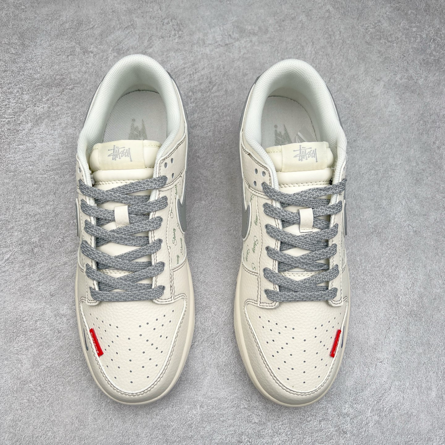 图片[2]-NK Dunk Low 定制配色 XS6089-535 大厂出品 极力推荐 原装头层材料 独家版型蒸餾加工帶來的是更好的视觉和脚感体验大厂纯原品质出货 清洁度 电绣工艺 皮料切割干净无任何毛边 细节完美 实拍调校N版已经零色差零失真 百分百还原实物色彩所见即所得 不存在货不对板色差等低级问题 选购参考实物拍摄 不混卖不参货 只用心做好货严格选品 承诺混一赔十 尺码：36 36.5 37.5 38 38.5 39 40 40.5 41 42 42.5 43 44 44.5 45-选品中心