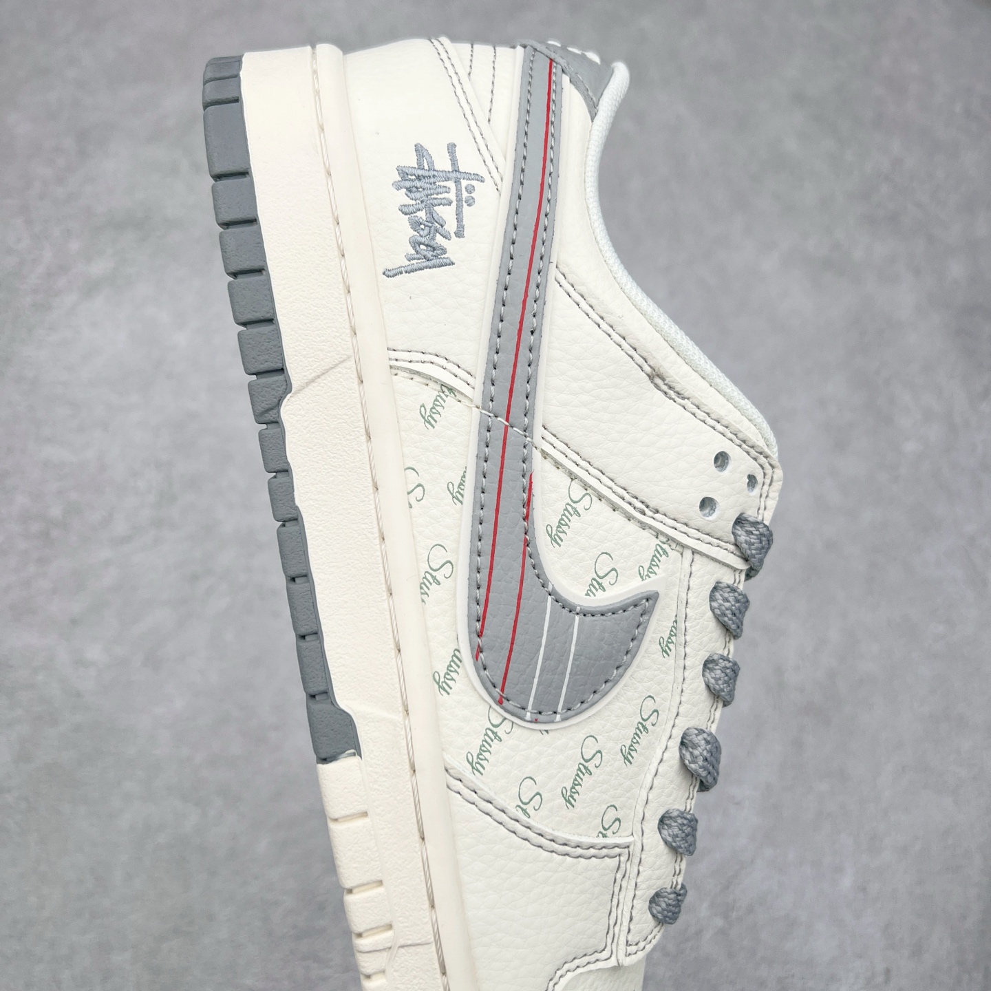 图片[6]-NK Dunk Low 定制配色 XS6089-535 大厂出品 极力推荐 原装头层材料 独家版型蒸餾加工帶來的是更好的视觉和脚感体验大厂纯原品质出货 清洁度 电绣工艺 皮料切割干净无任何毛边 细节完美 实拍调校N版已经零色差零失真 百分百还原实物色彩所见即所得 不存在货不对板色差等低级问题 选购参考实物拍摄 不混卖不参货 只用心做好货严格选品 承诺混一赔十 尺码：36 36.5 37.5 38 38.5 39 40 40.5 41 42 42.5 43 44 44.5 45-选品中心