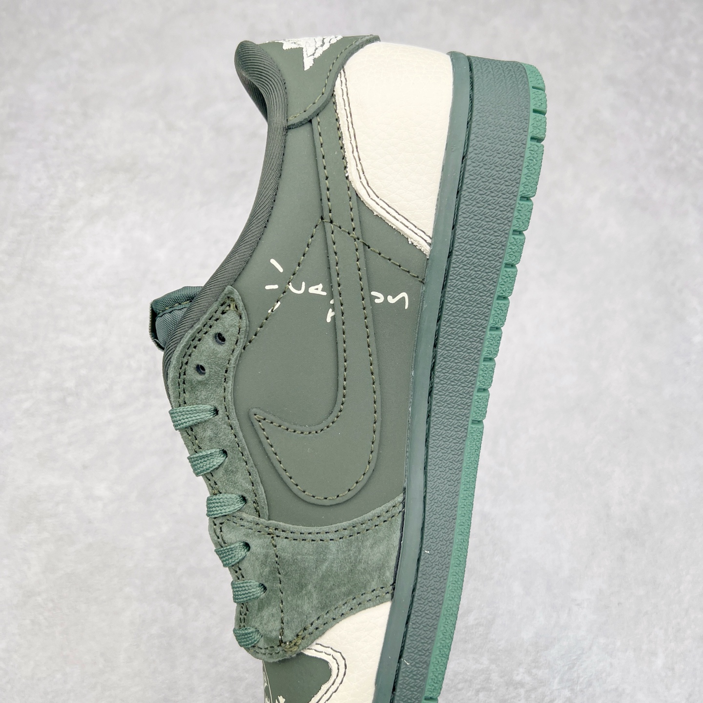 图片[7]-TS x Air Jordan AJ1 Low 倒钩低帮联名定制配色 XS2024-029 原厂内置气垫魔块 A模大底 头层小牛皮 鞋舌AJ原厂专用牛津布+AJ专用反口珍珠布+原厂无杂质高弹内里海棉+特殊封边弹力鞋带 实拍调校N版已经零色差零失真 百分百还原实物色彩所见即所得 不存在货不对板色差等低级问题 选购参考实物拍摄 不混卖不参货 只用心做好货严格选品 承诺混一赔十 尺码：36 36.5 37.5 38 38.5 39 40 40.5 41 42 42.5 43 44 44.5 45-选品中心