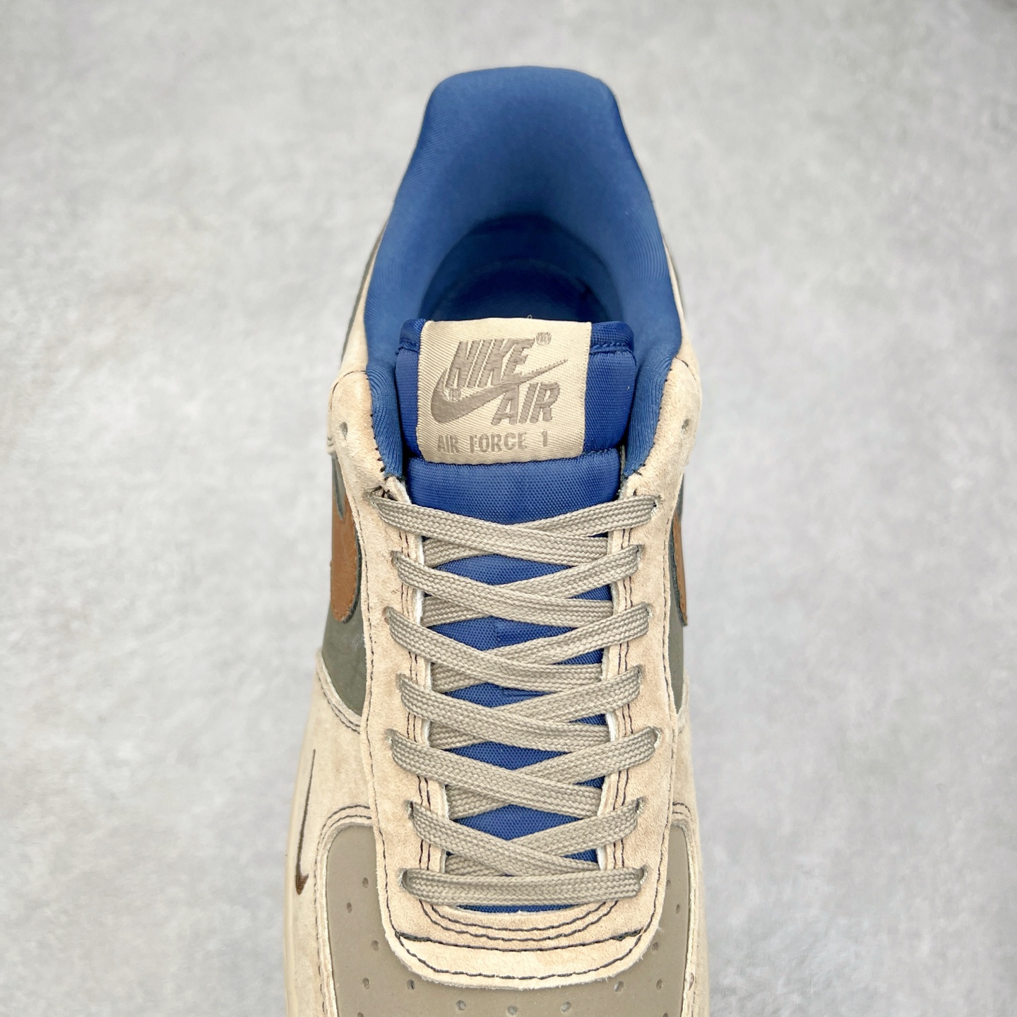 图片[5]-NK Air Force 1´07 Low 空军一号低帮百搭休闲运动板鞋 KK1988-062 柔软、弹性十足的缓震性能和出色的中底设计 横跨复古与现代的外型结合 造就出风靡全球 三十多年的Force 1 直到今天还深受青睐 实拍调校N版已经零色差零失真 百分百还原实物色彩所见即所得 不存在货不对板色差等低级问题 选购参考实物拍摄 不混卖不参货 只用心做好货严格选品 承诺混一赔十 尺码：36 36.5 37.5 38 38.5 39 40 40.5 41 42 42.5 43 44 44.5 45-选品中心