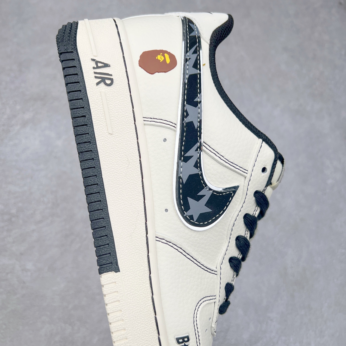 图片[6]-NK Air Force 1´07 Low 空军一号低帮百搭休闲运动板鞋 XS1958-523 柔软、弹性十足的缓震性能和出色的中底设计 横跨复古与现代的外型结合 造就出风靡全球 三十多年的Force 1 直到今天还深受青睐 实拍调校N版已经零色差零失真 百分百还原实物色彩所见即所得 不存在货不对板色差等低级问题 选购参考实物拍摄 不混卖不参货 只用心做好货严格选品 承诺混一赔十 尺码：36 36.5 37.5 38 38.5 39 40 40.5 41 42 42.5 43 44 44.5 45-选品中心