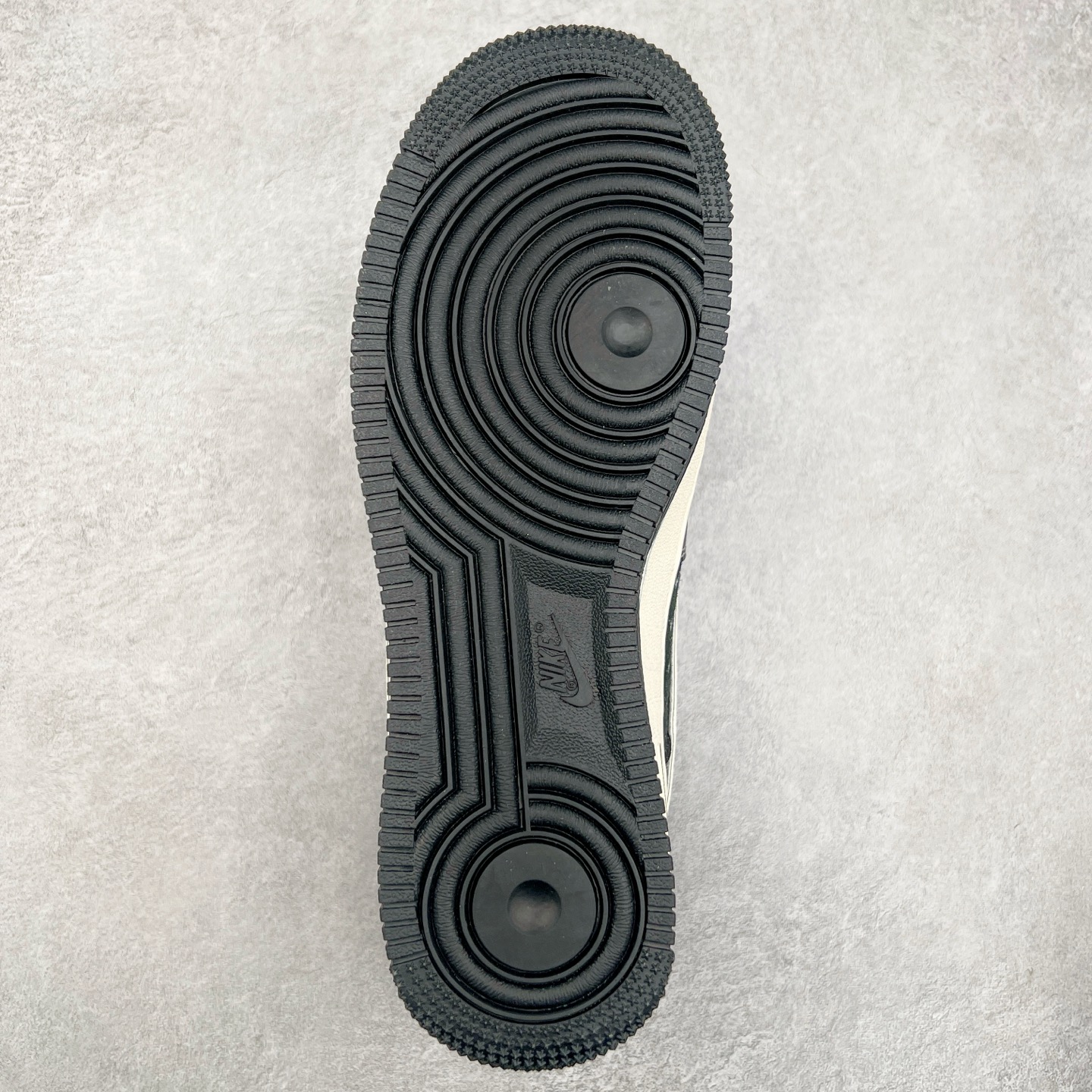 图片[9]-NK Air Force 1´07 Low 空军一号低帮百搭休闲运动板鞋 XZ6188-311 柔软、弹性十足的缓震性能和出色的中底设计 横跨复古与现代的外型结合 造就出风靡全球 三十多年的Force 1 直到今天还深受青睐 实拍调校N版已经零色差零失真 百分百还原实物色彩所见即所得 不存在货不对板色差等低级问题 选购参考实物拍摄 不混卖不参货 只用心做好货严格选品 承诺混一赔十 尺码：36 36.5 37.5 38 38.5 39 40 40.5 41 42 42.5 43 44 44.5 45-选品中心