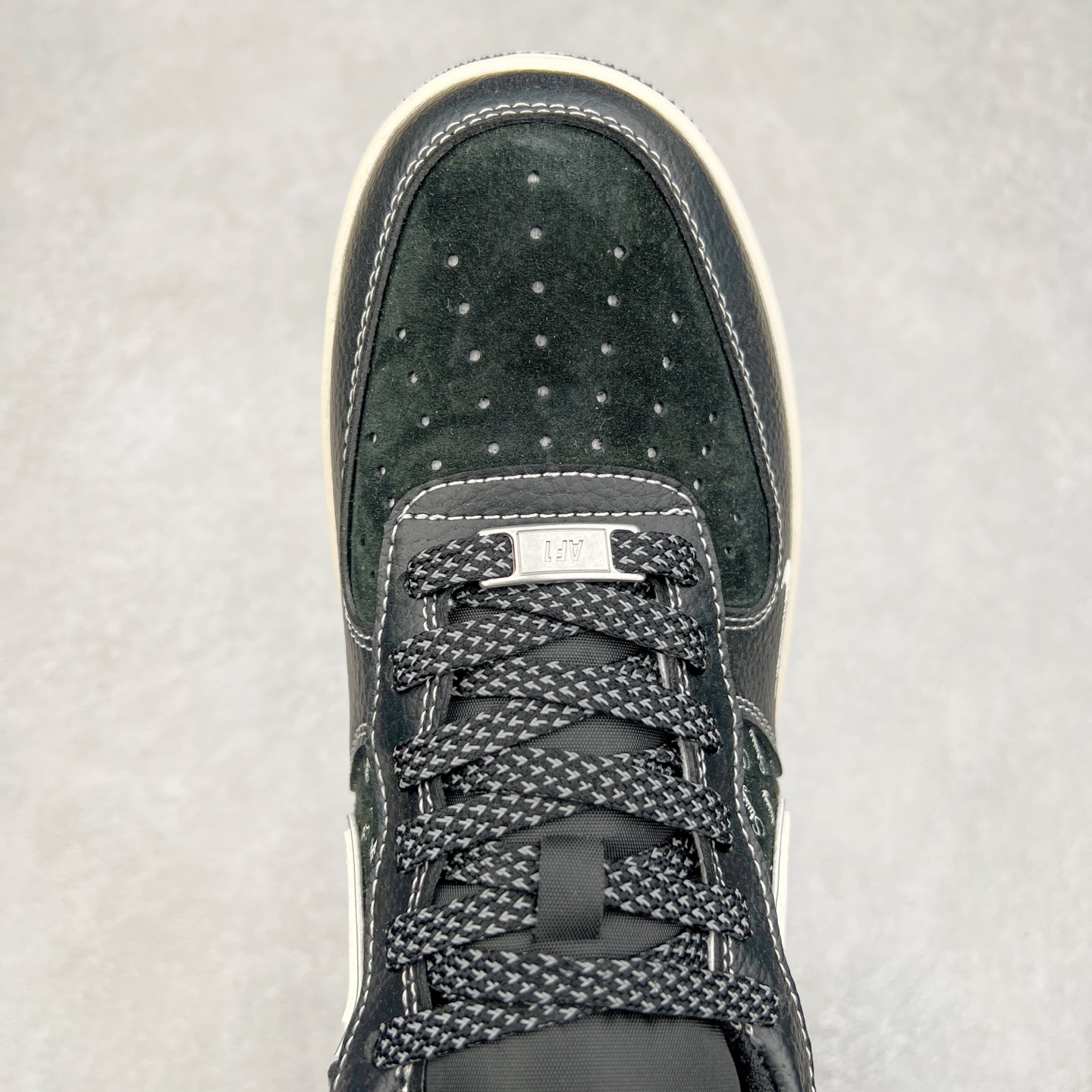 图片[4]-NK Air Force 1´07 Low 空军一号低帮百搭休闲运动板鞋 XZ6188-311 柔软、弹性十足的缓震性能和出色的中底设计 横跨复古与现代的外型结合 造就出风靡全球 三十多年的Force 1 直到今天还深受青睐 实拍调校N版已经零色差零失真 百分百还原实物色彩所见即所得 不存在货不对板色差等低级问题 选购参考实物拍摄 不混卖不参货 只用心做好货严格选品 承诺混一赔十 尺码：36 36.5 37.5 38 38.5 39 40 40.5 41 42 42.5 43 44 44.5 45-选品中心